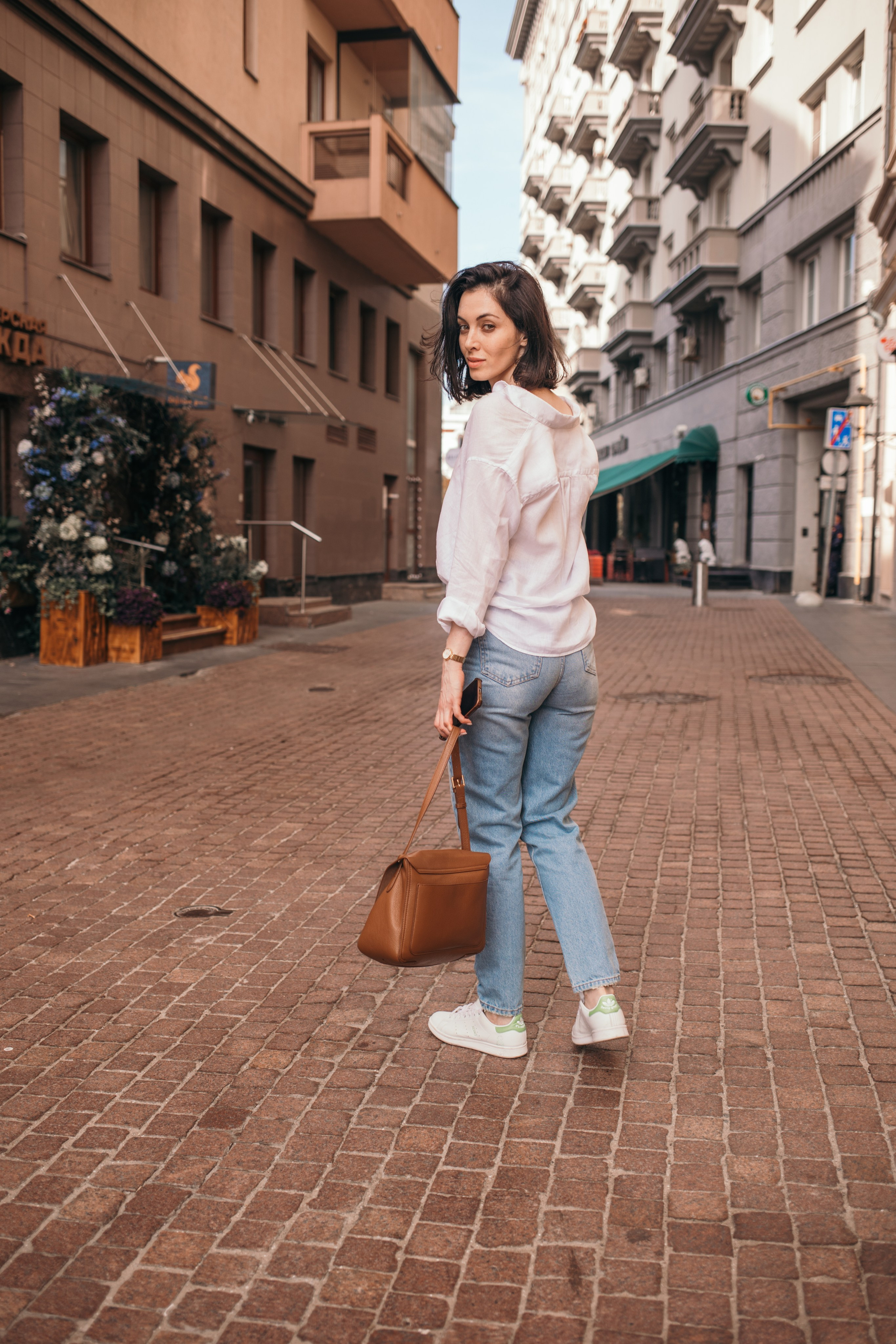 ОЛЯ. Я фотограф из Москвы к Вашим услугам