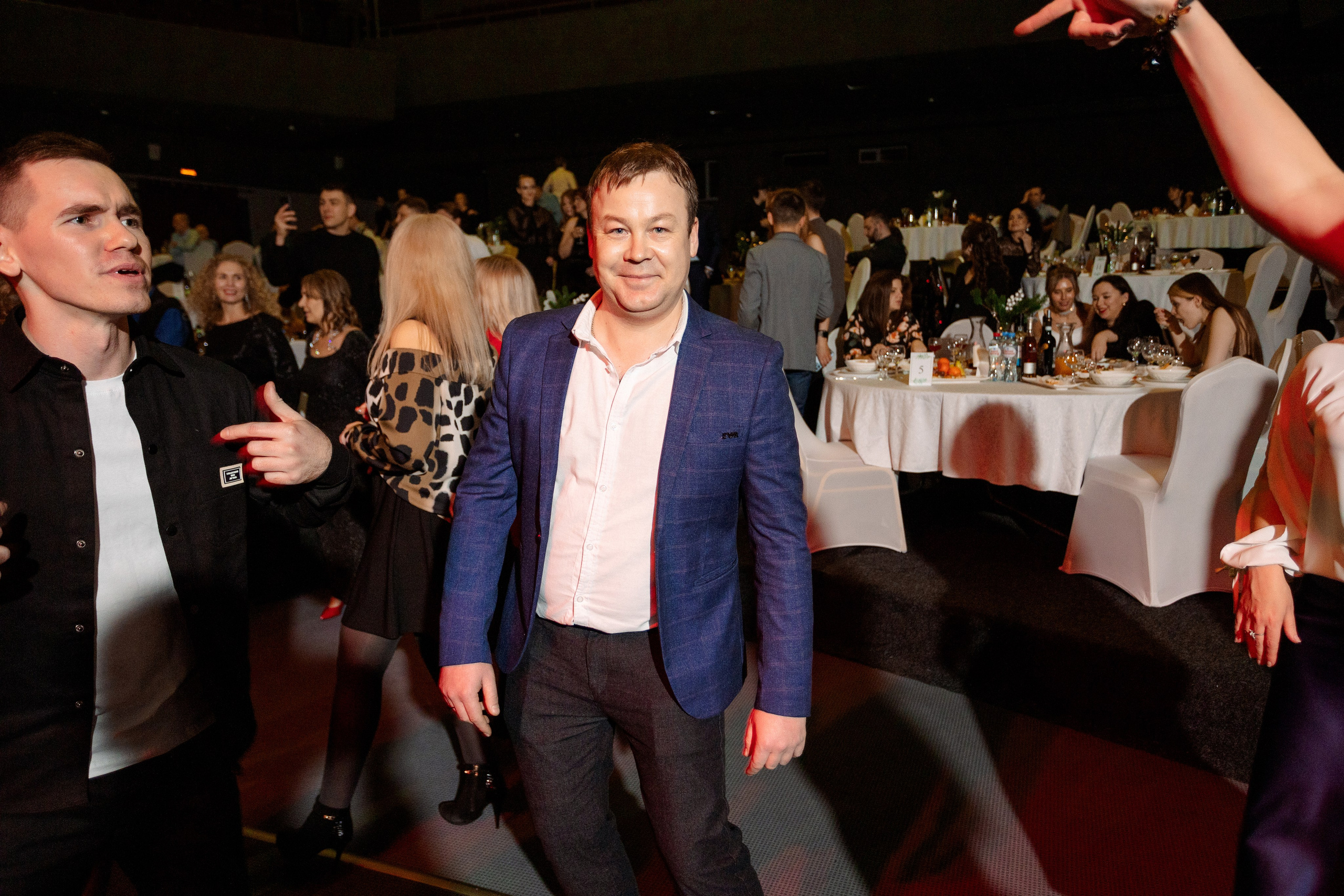 РЕПОРТАЖ: НОВЫЙ ГОД В ДК МЕТАЛЛУРГ. Профессиональный фотограф в Ижевске Леша Петров