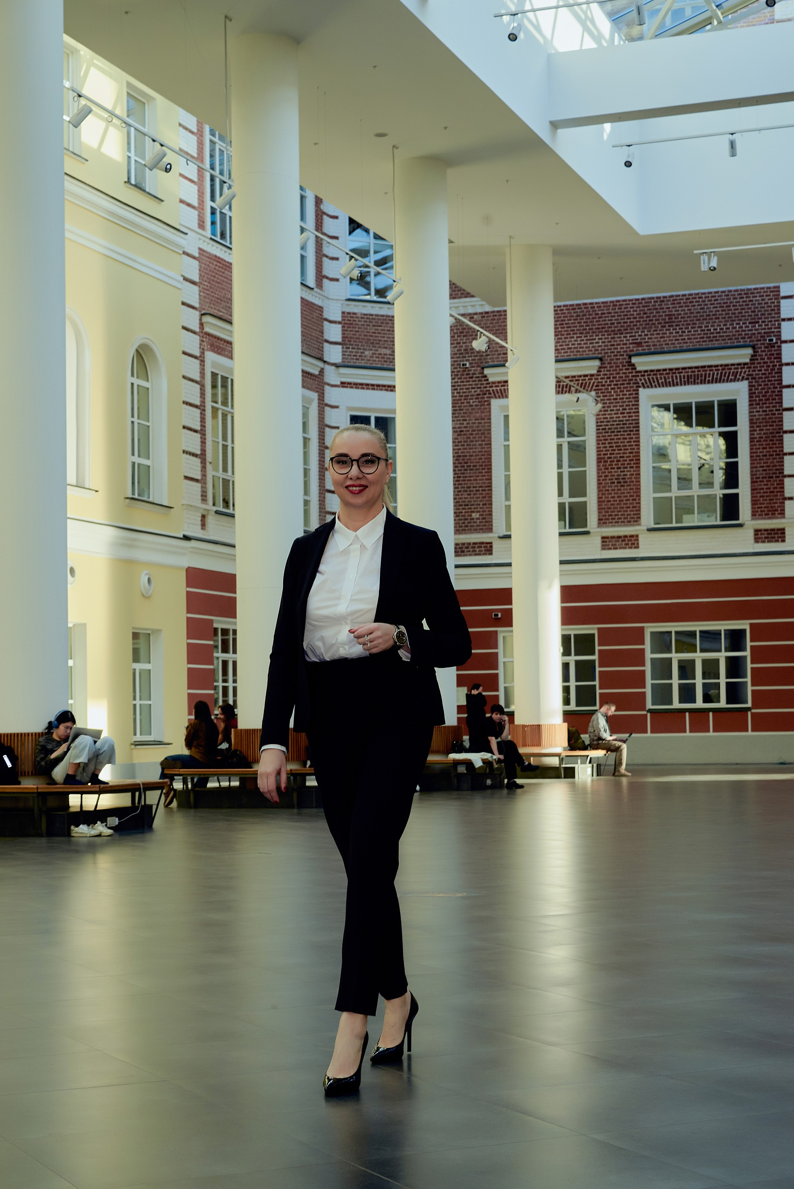 Он лайн лекция в ВШЭ. Наталия Дианова — фотограф для брендов и экспертов в Москве