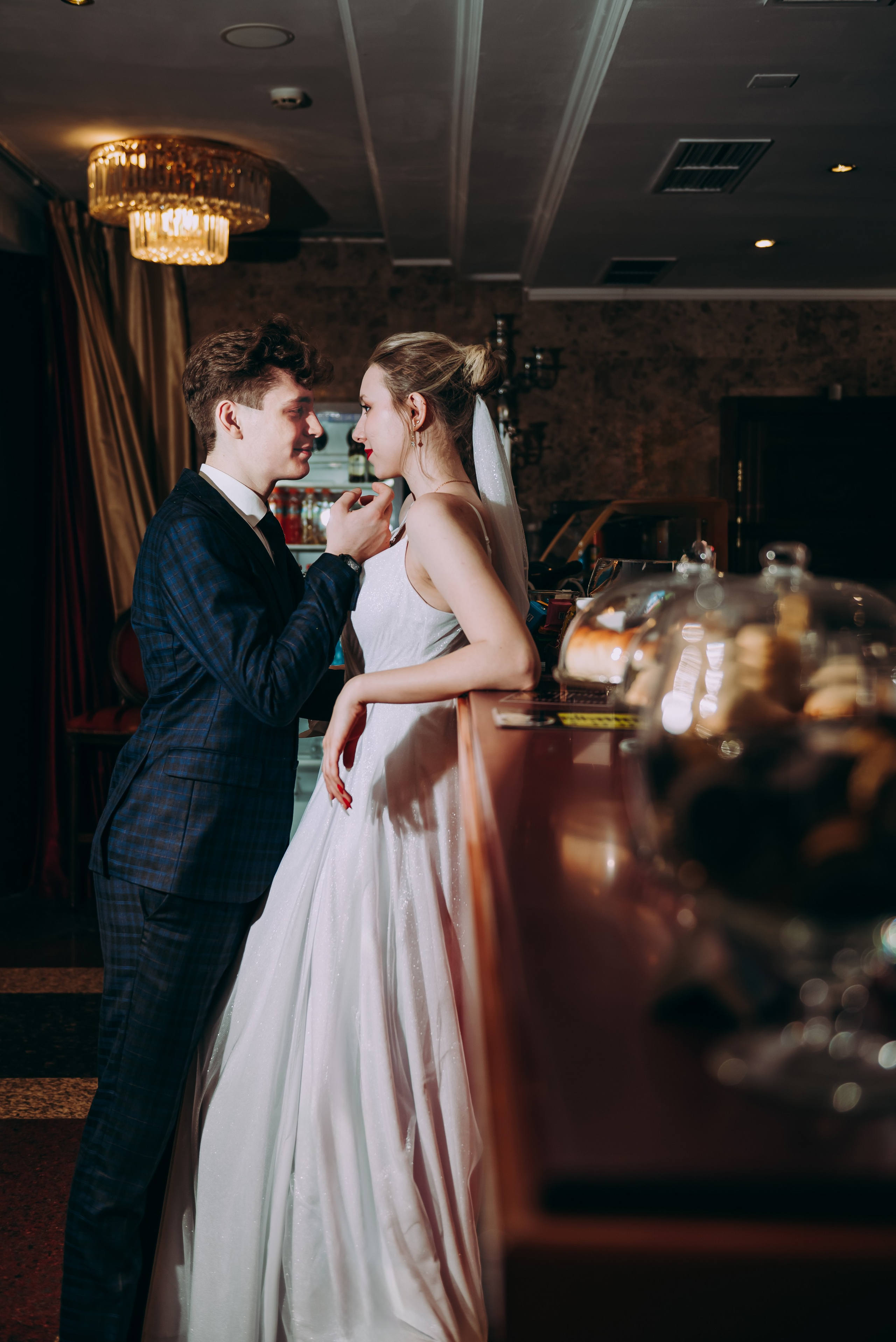 Свадебная фотосессия в музыкальном театре в г. Кемерово