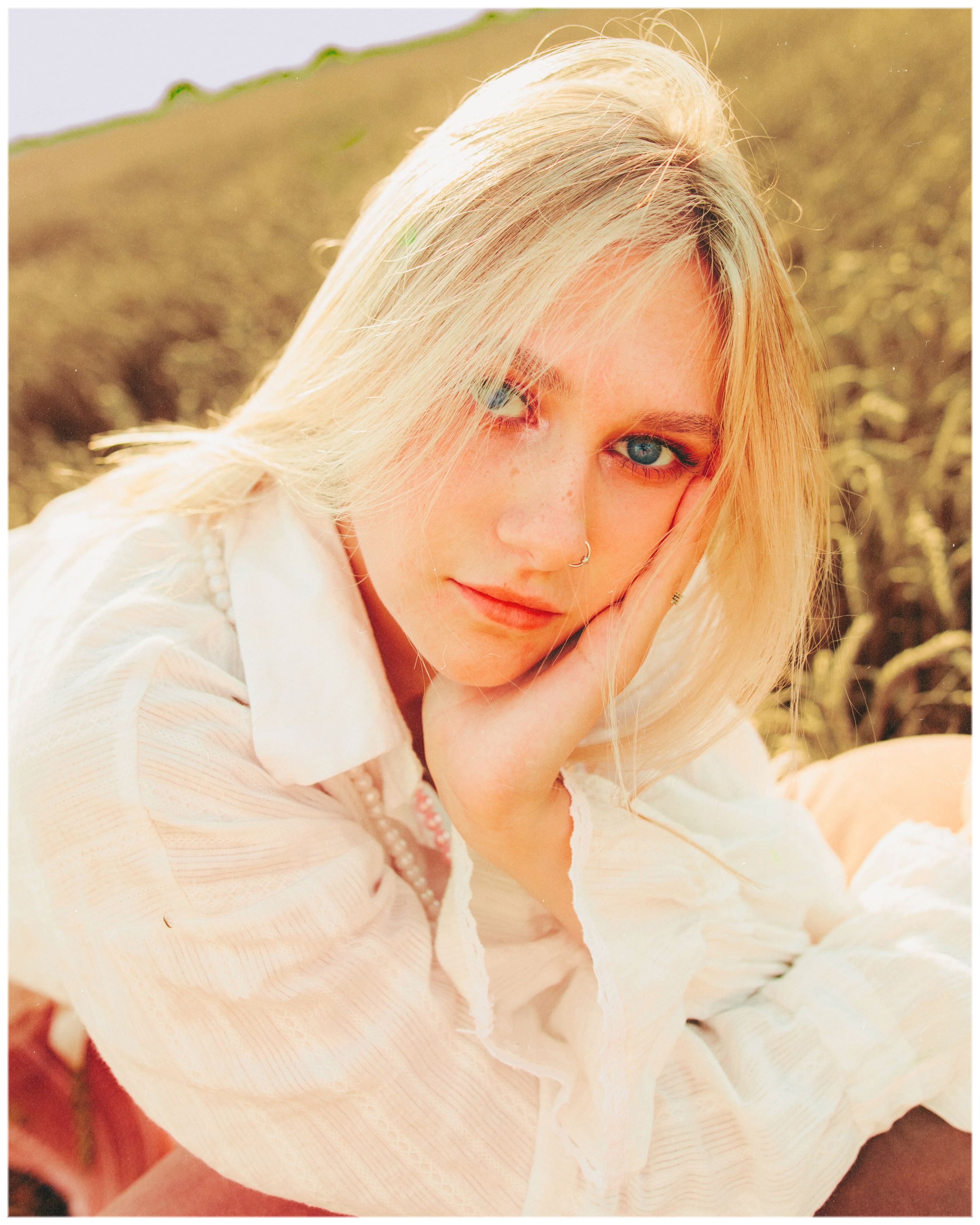 Pink. Sun Betty — кинофотограф Элизабет