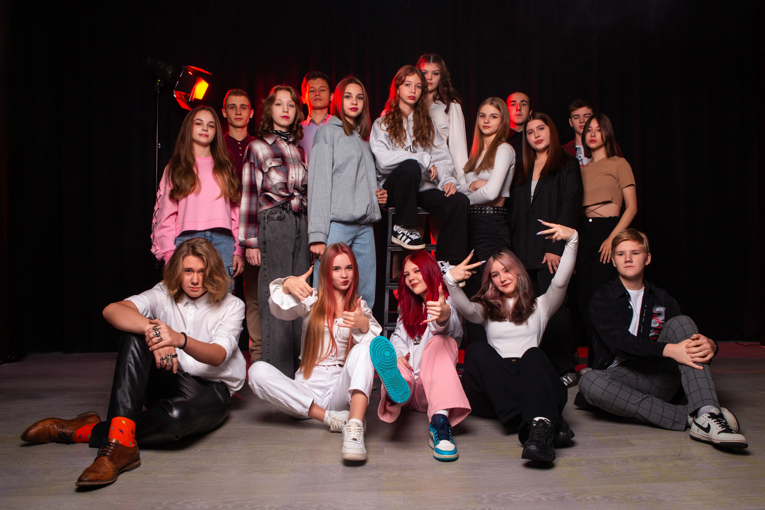 ФОТОСЕССИЯ С ЦВЕТНЫМ СВЕТОМ. ТВОЙ АЛЬБОМ / ТВОИ ПРАВИЛА