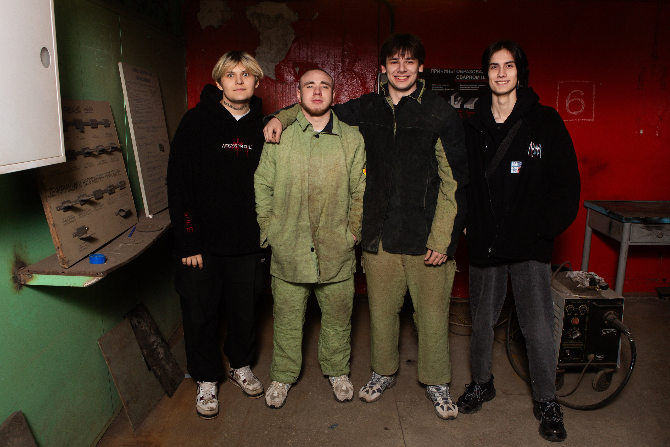 Фотосессия в Цеху для Выпускников Сварочного Производства | Твой Альбом Мценск. ТВОЙ АЛЬБОМ / ТВОИ ПРАВИЛА