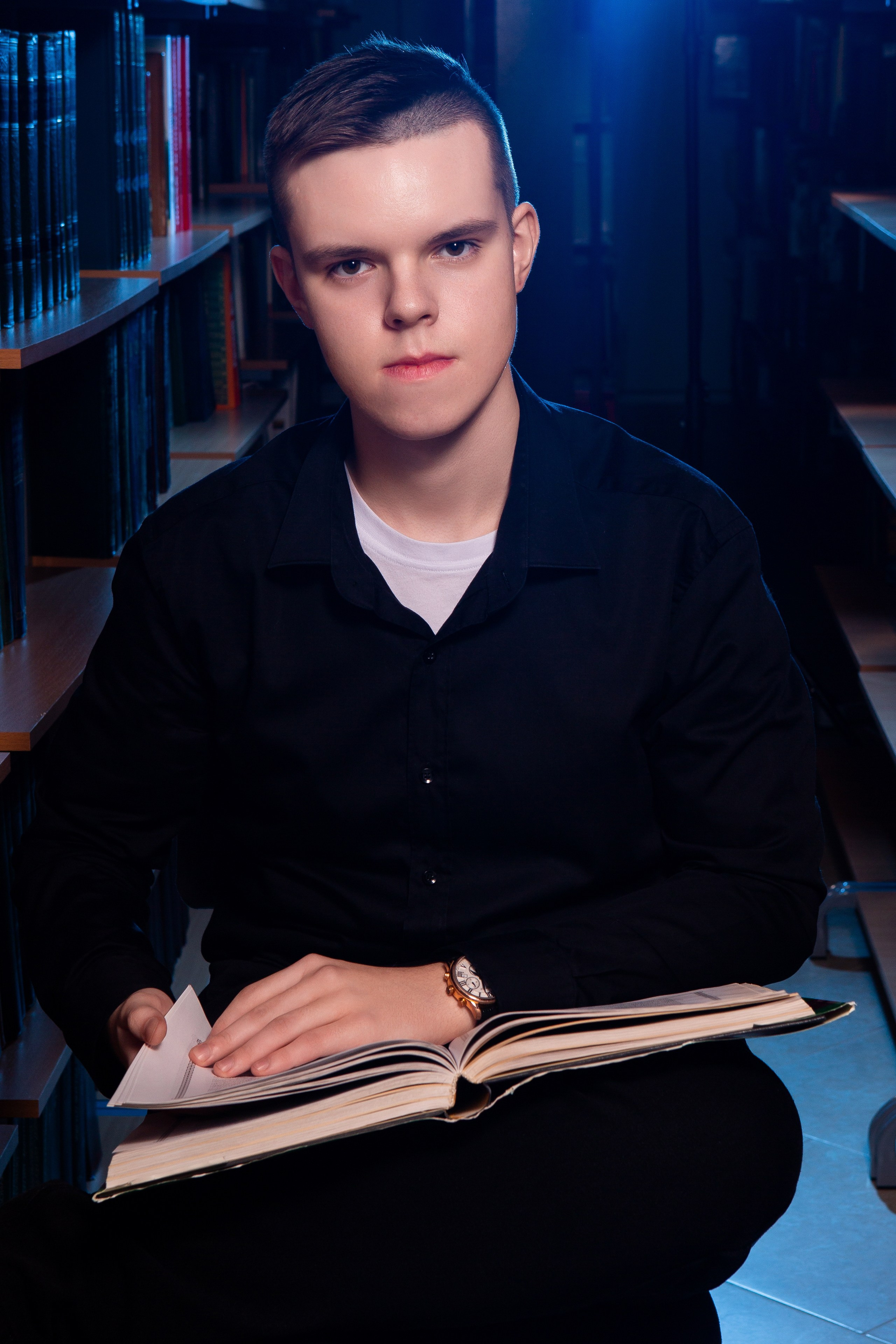 СЪЕМКА ПОРТРЕТОВ В БИБЛИОТЕКЕ ДЛЯ 11 КЛАССОВ-2. ТВОЙ АЛЬБОМ / ТВОИ ПРАВИЛА