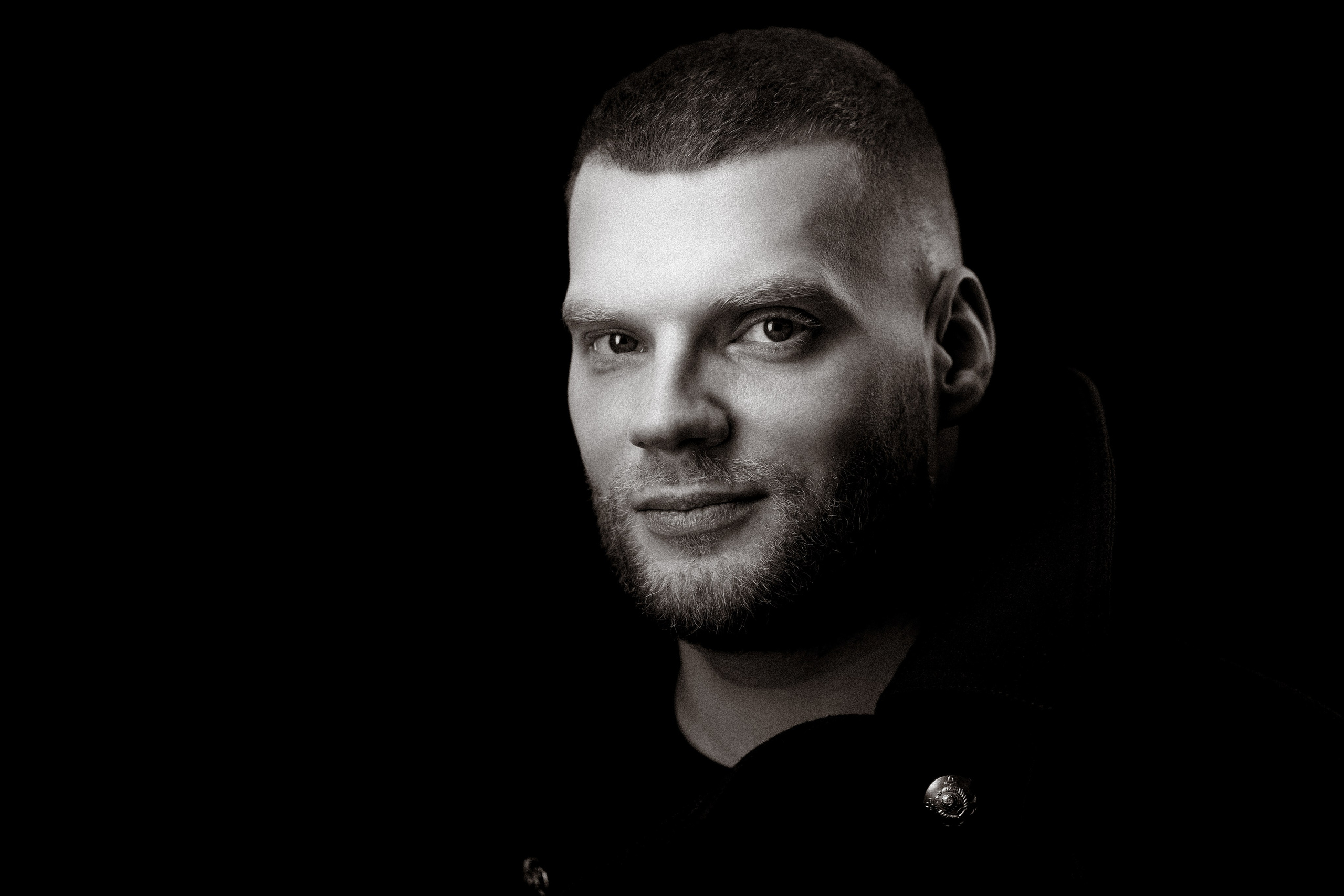 Headshot & portrait session for Maxim. Headshot & portrait photographer Alexei Shendrick