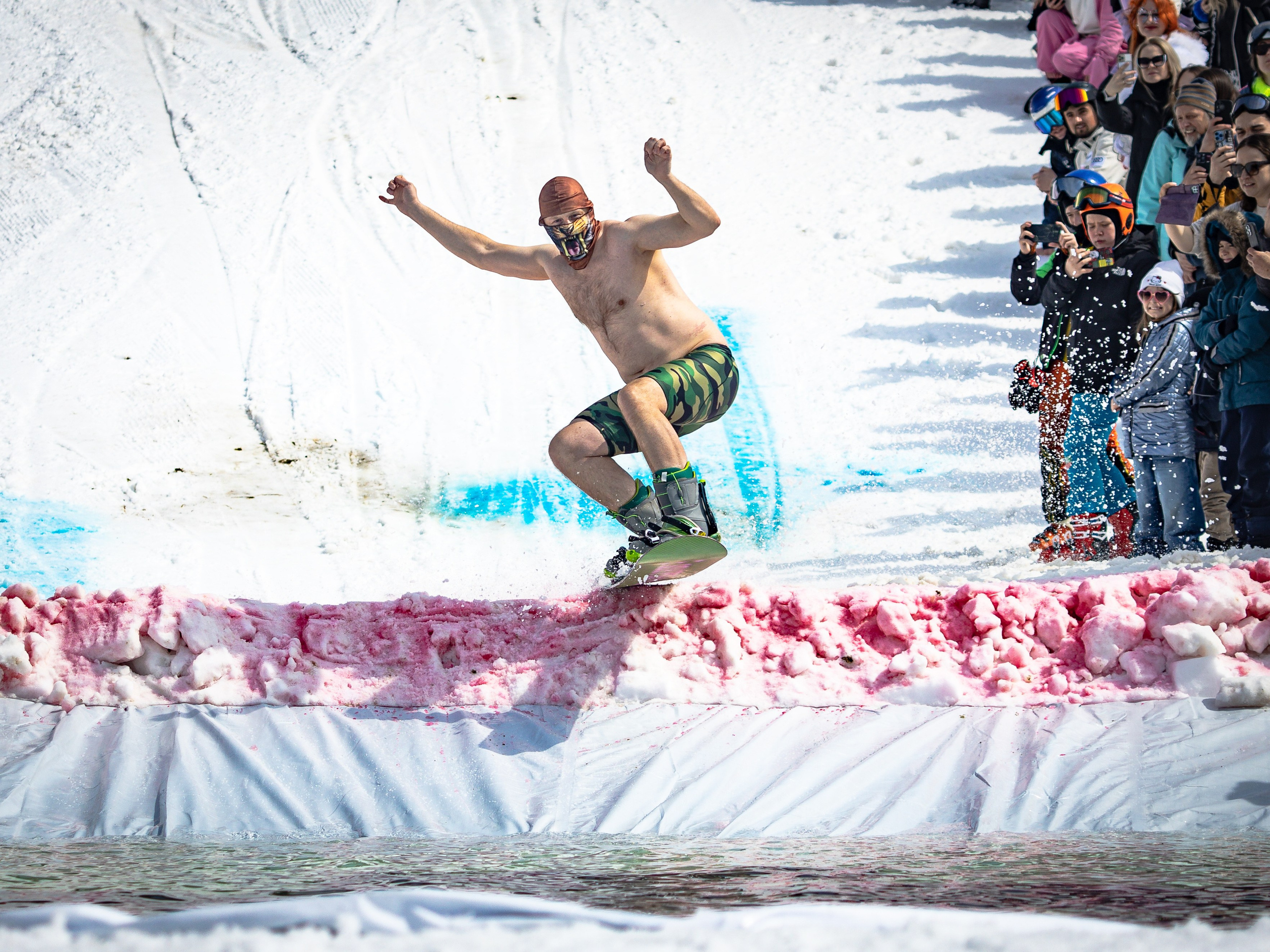 Снежный фестиваль 2025. Фотограф. г. Южно-Сахалинск. Олег Толстов