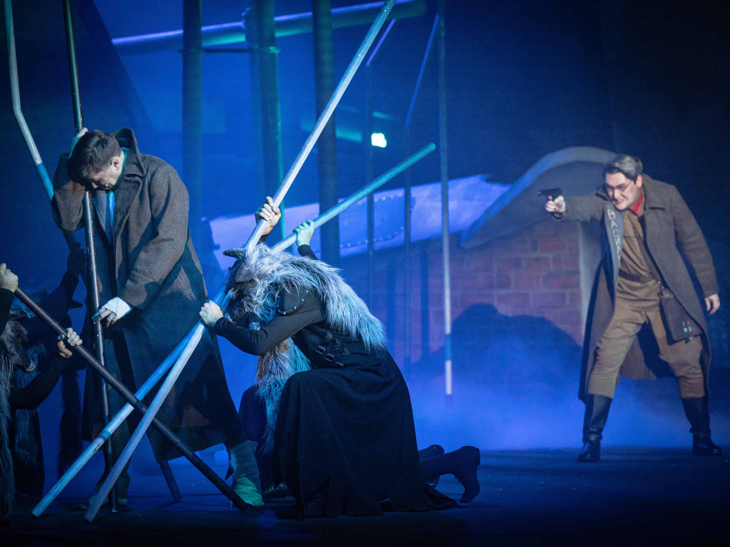 2 капитана. Фотограф. г. Южно-Сахалинск. Олег Толстов