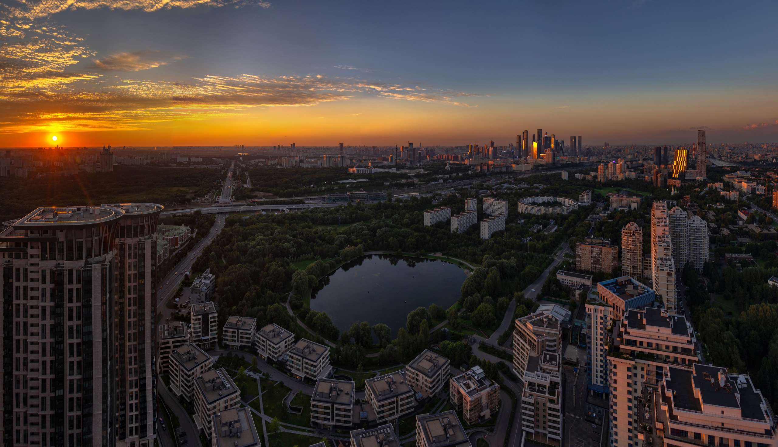 Просто на крышу. Фотограф Лара Кучина