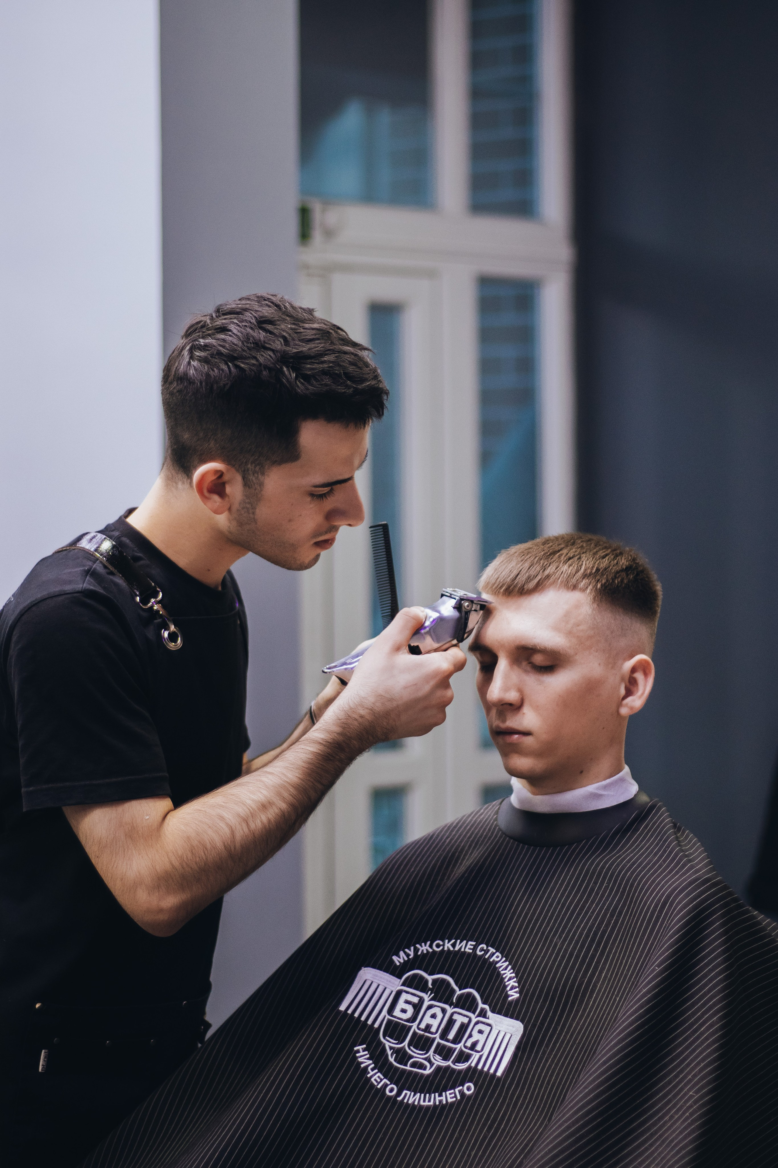 Barbershop Dad. Content shooting. KRIS KRUPINNIKOVA