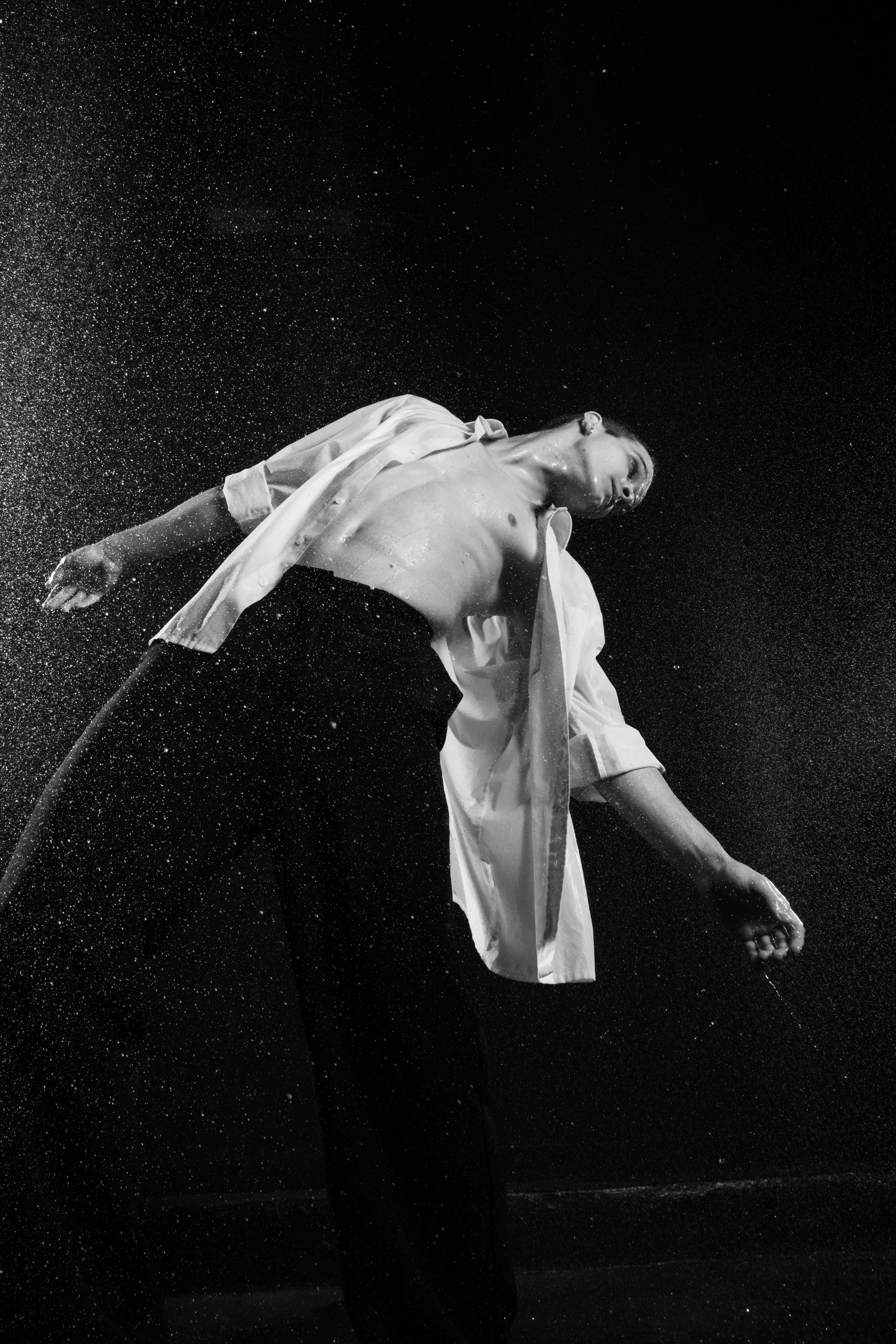 Разрываем душу под дождем. Мари — фотограф и видеограф из Москвы