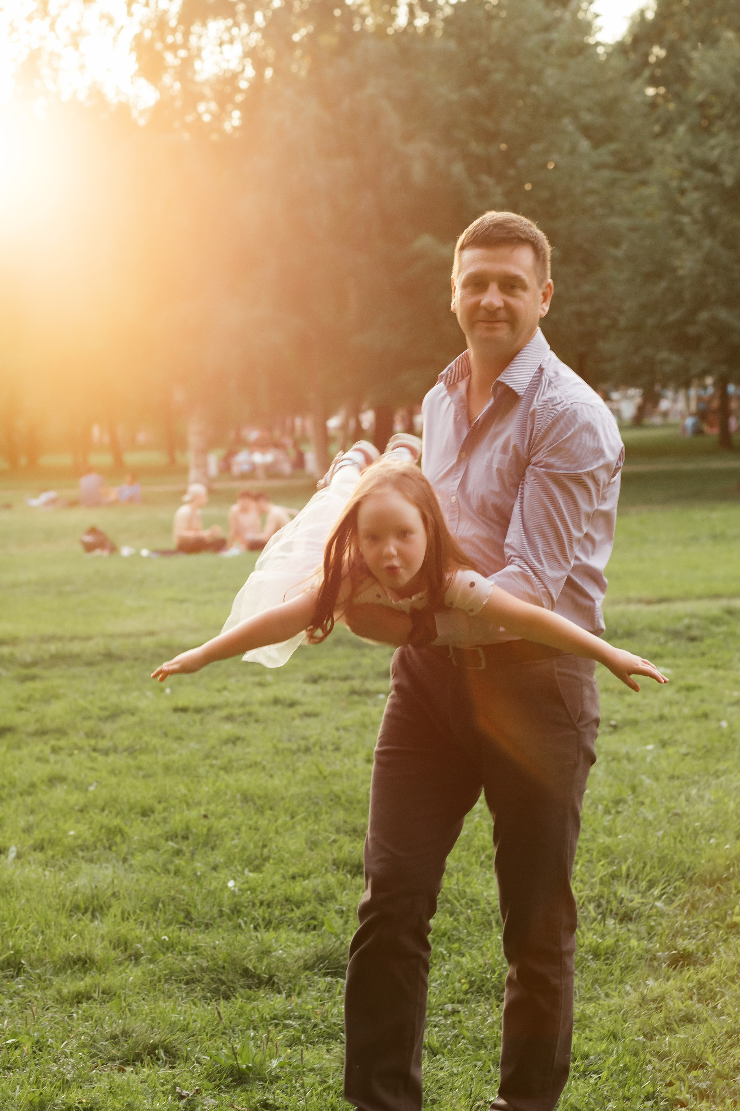 Летний вечер в парке 300-летия. Семейный и свадебный фотограф в Петербурге Евгения и Николай Шевчук