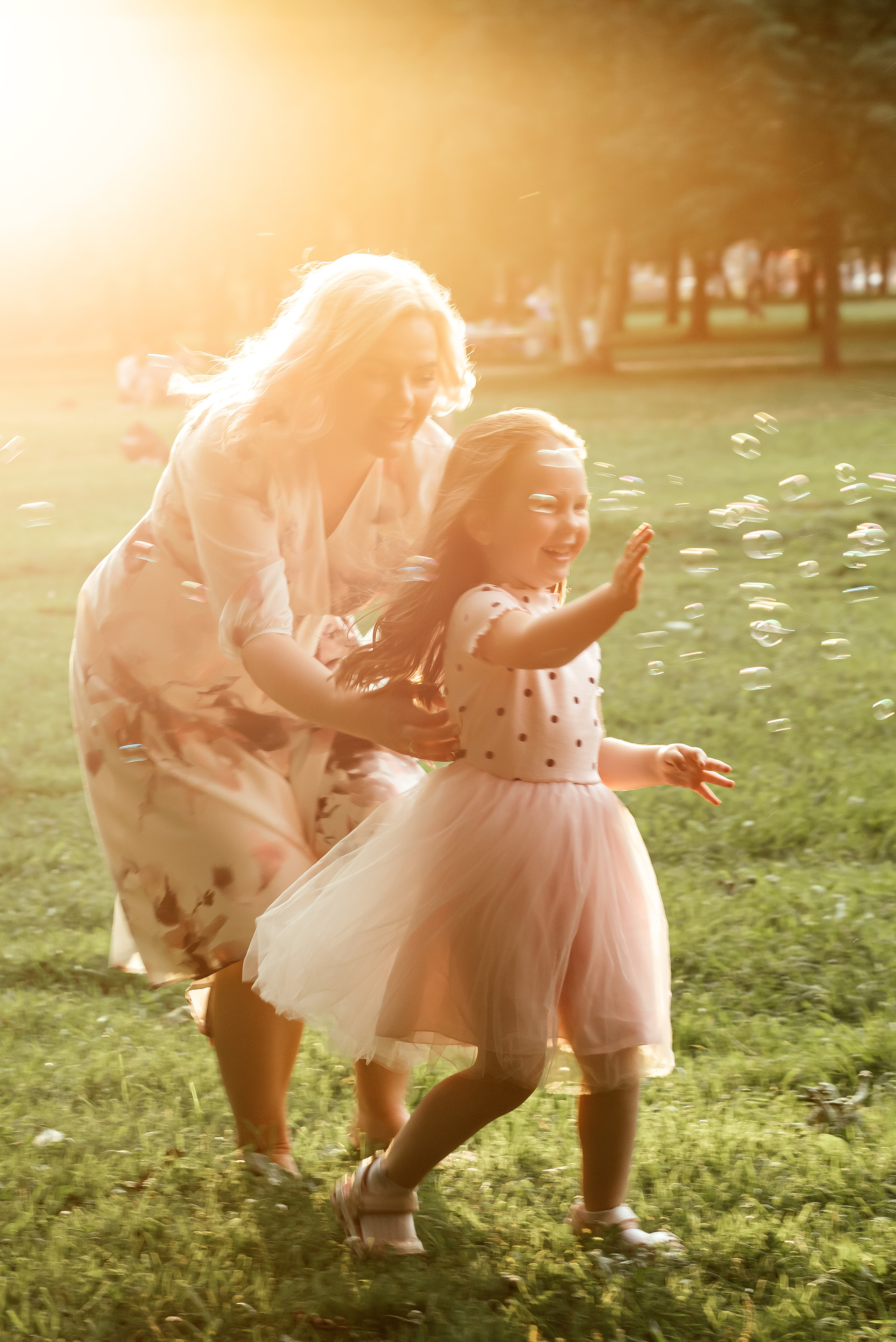 Летний вечер в парке 300-летия. Семейный и свадебный фотограф в Петербурге Евгения и Николай Шевчук