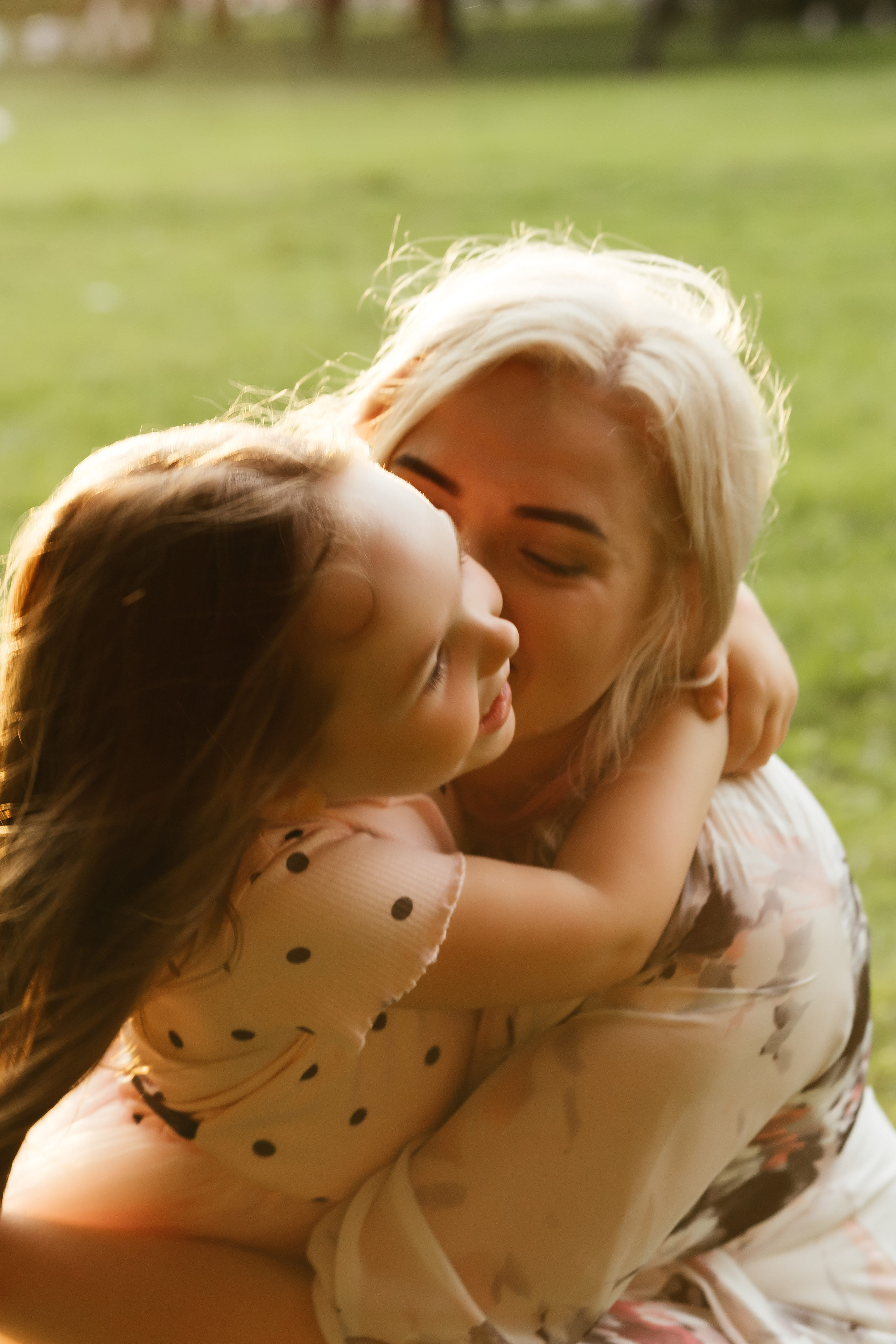 Летний вечер в парке 300-летия. Семейный и свадебный фотограф в Петербурге Евгения и Николай Шевчук