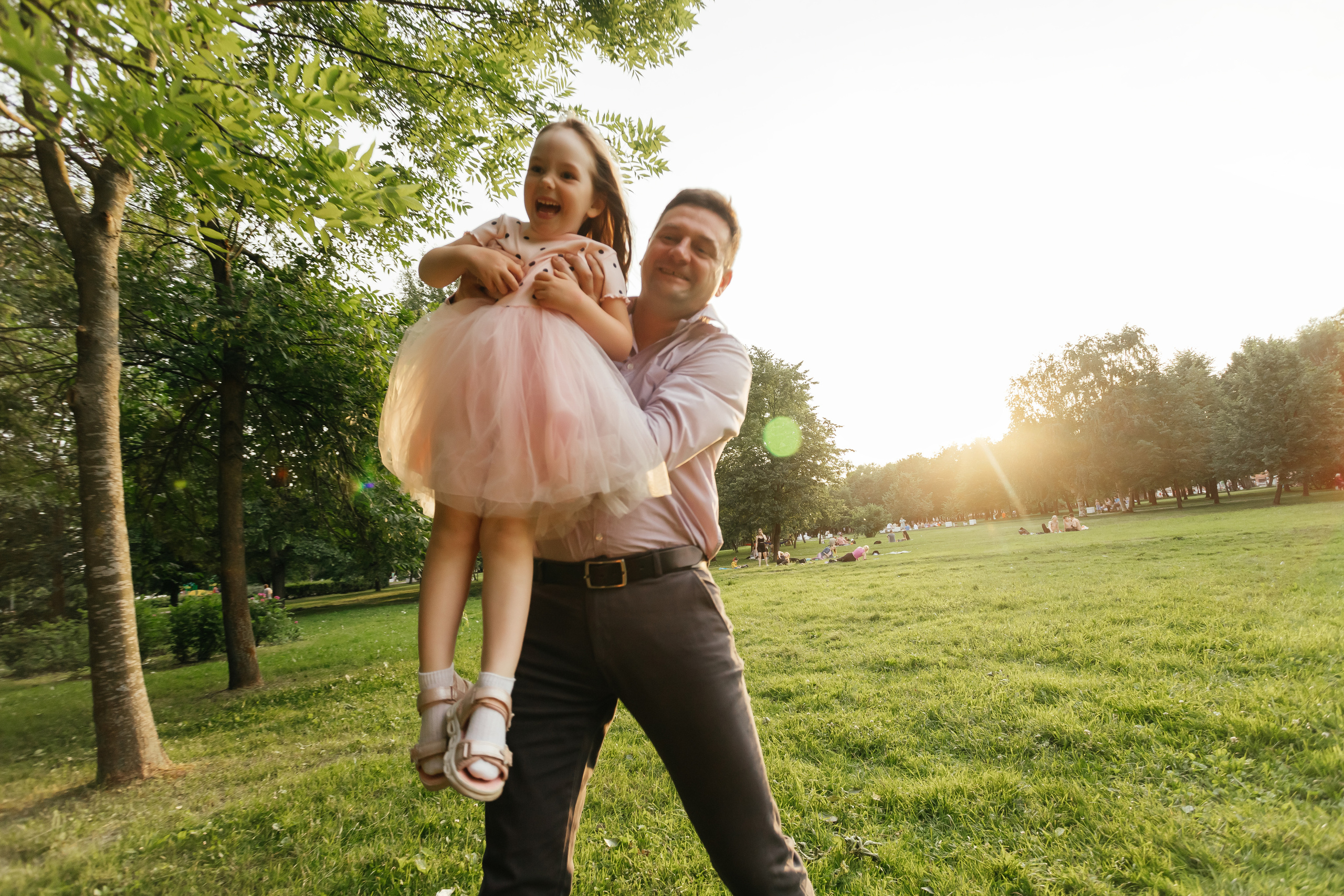 Летний вечер в парке 300-летия. Семейный и свадебный фотограф в Петербурге Евгения и Николай Шевчук
