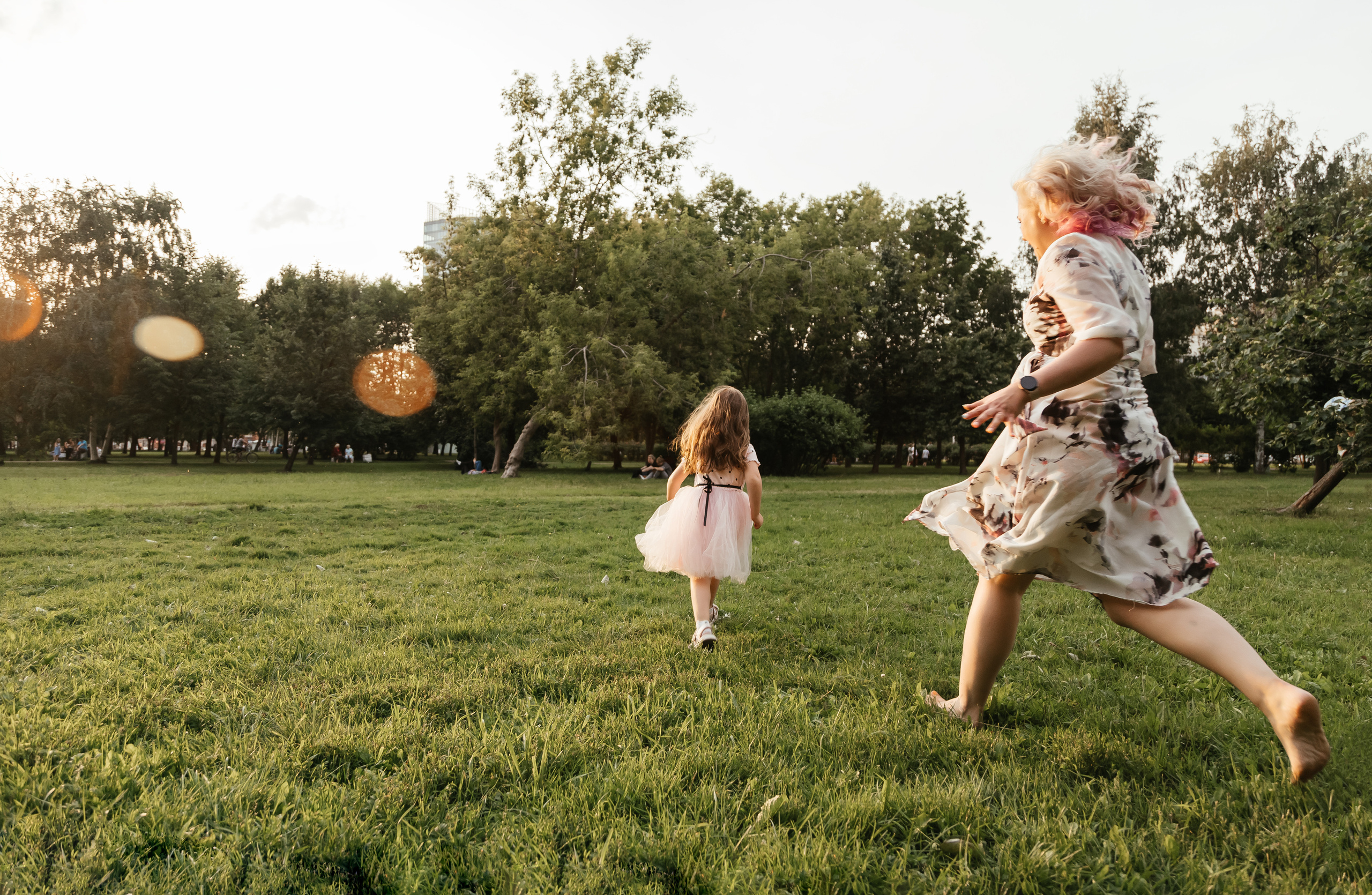 Летний вечер в парке 300-летия. Семейный и свадебный фотограф в Петербурге Евгения и Николай Шевчук