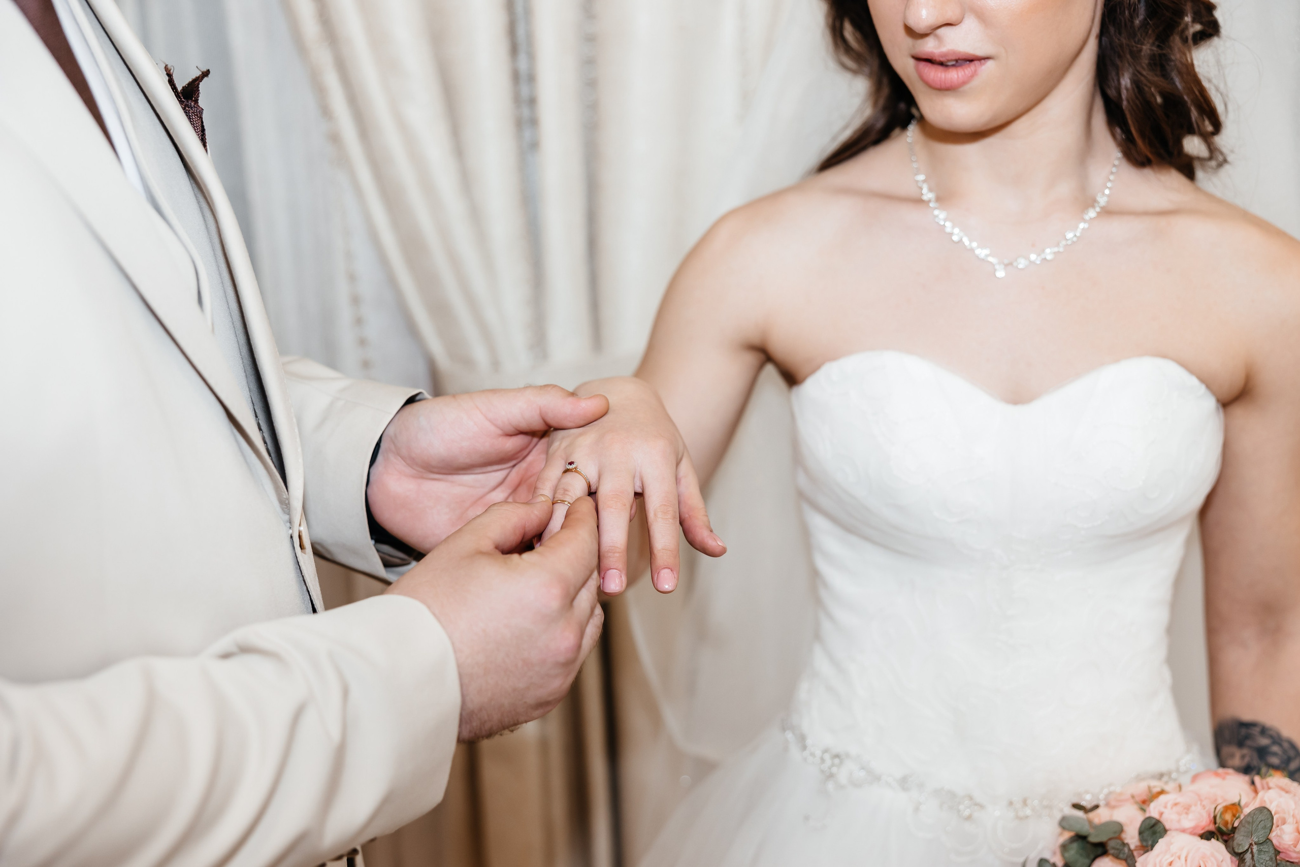 Сакура в Японском саду. Анонс свадьбы для Никиты и Марины. Свадебный фотограф в Крыму и Севастополе Ольга Баскакова