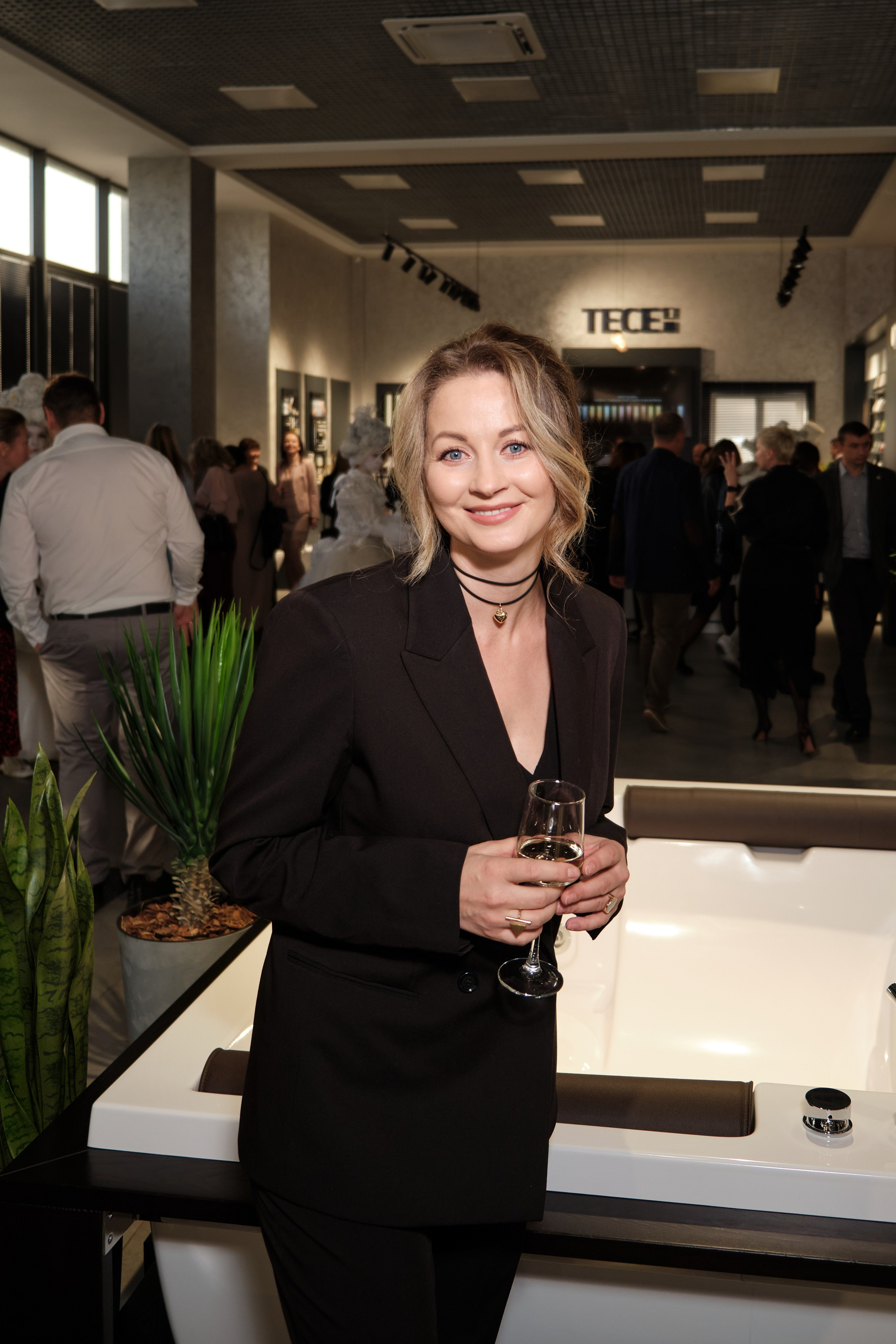 Открытие салона 100 градусов. Антон Ив