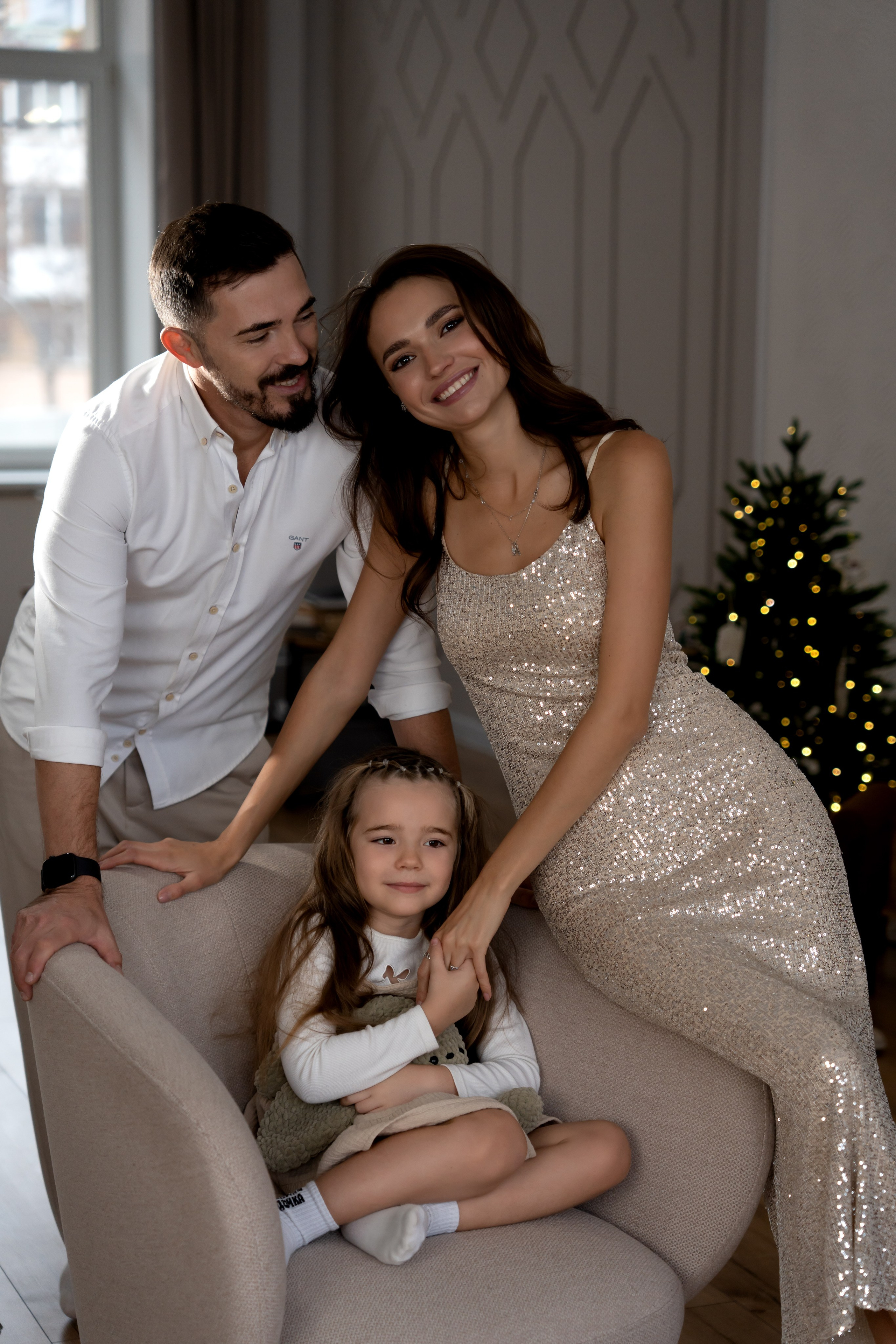 Красивая новогодняя фотосессия для Каролины и родителей. Фотограф в Красноярске. Юлия Чаушанская