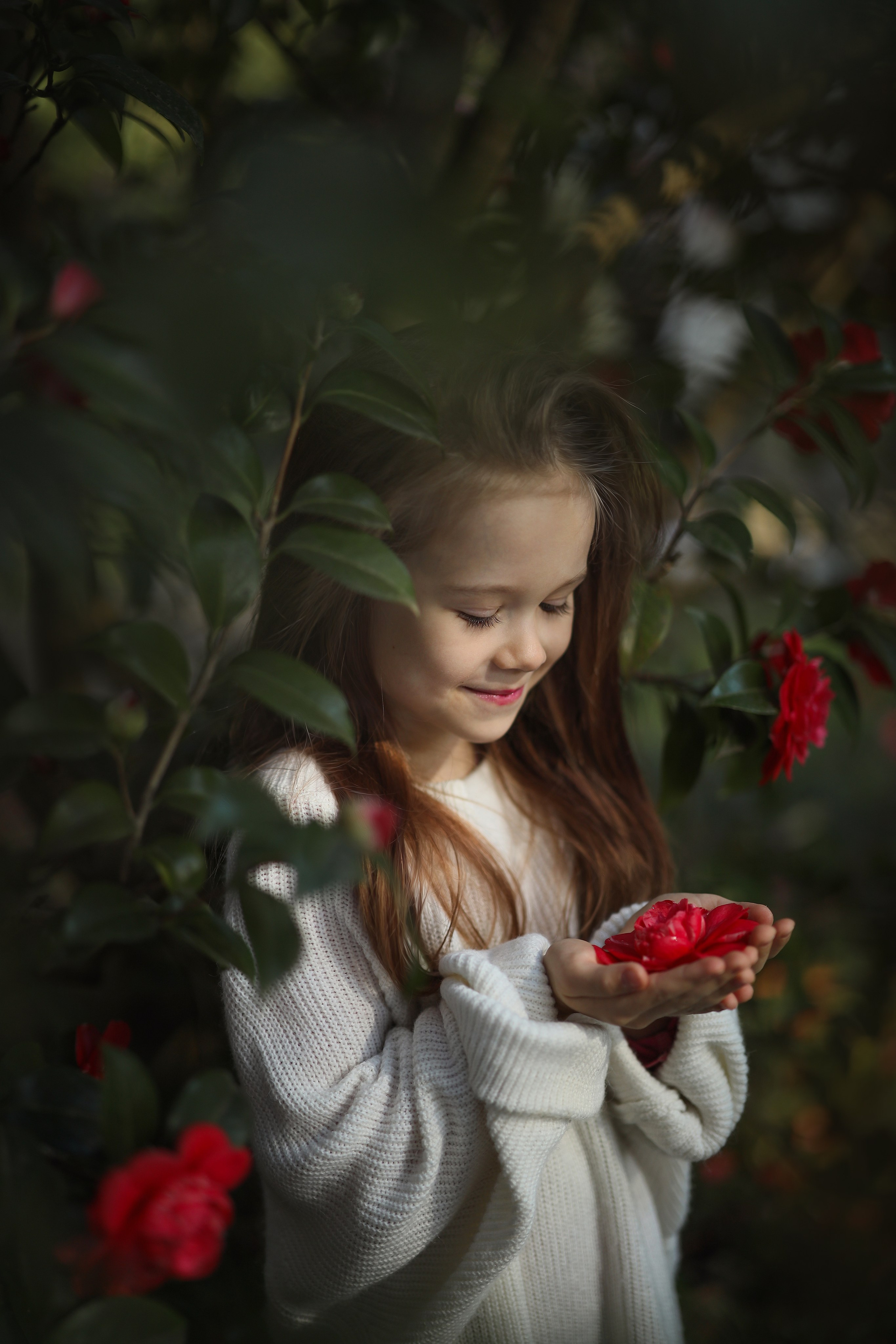 Виктория с камелиями. Свадебный и семейный фотограф в Абхазии Жанна Соснина