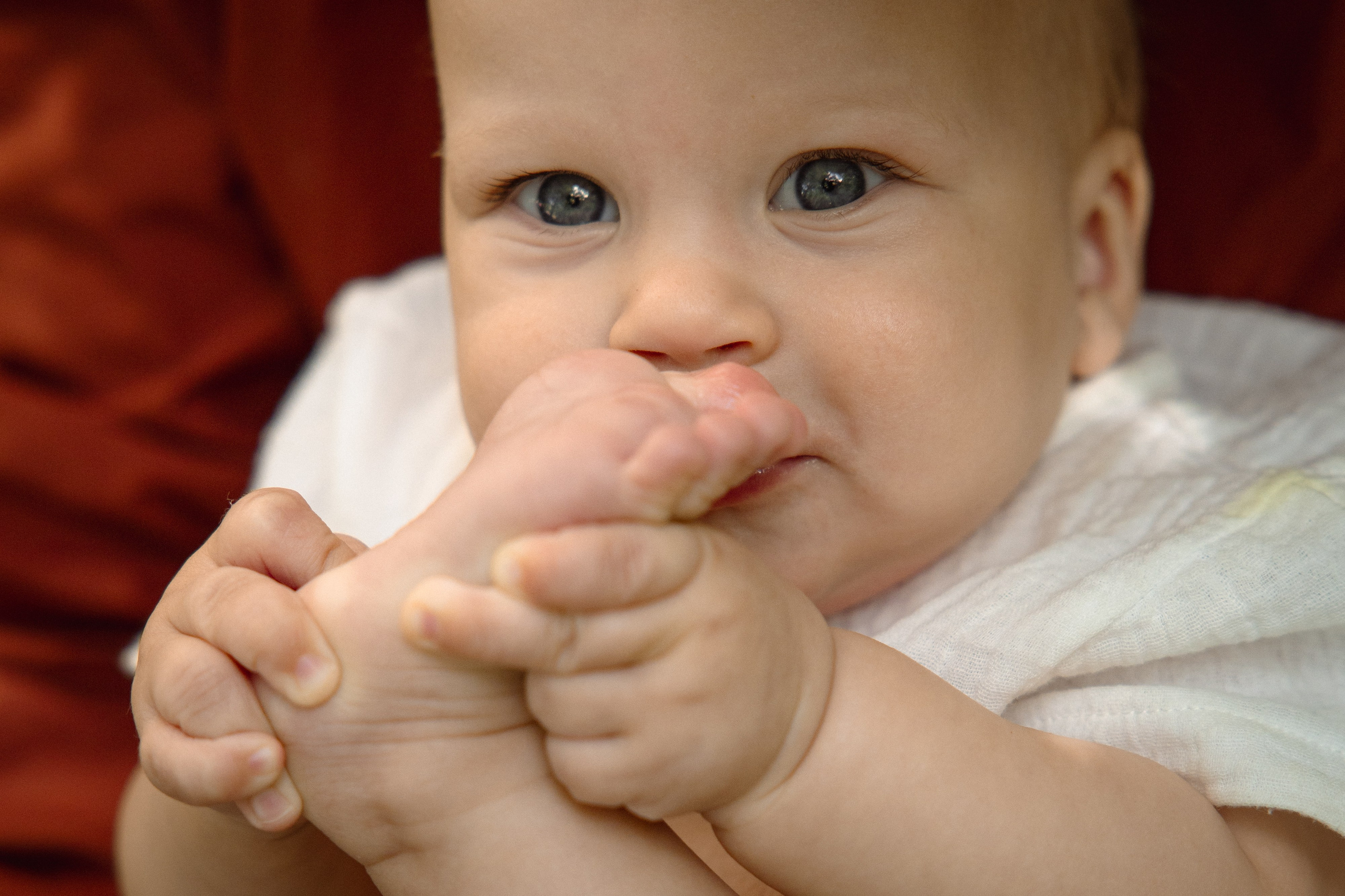 Настя с сыном у Alma-Mater. Ваш семейный newborn и lifestyle фотограф в СПБ Наталья Журавлева