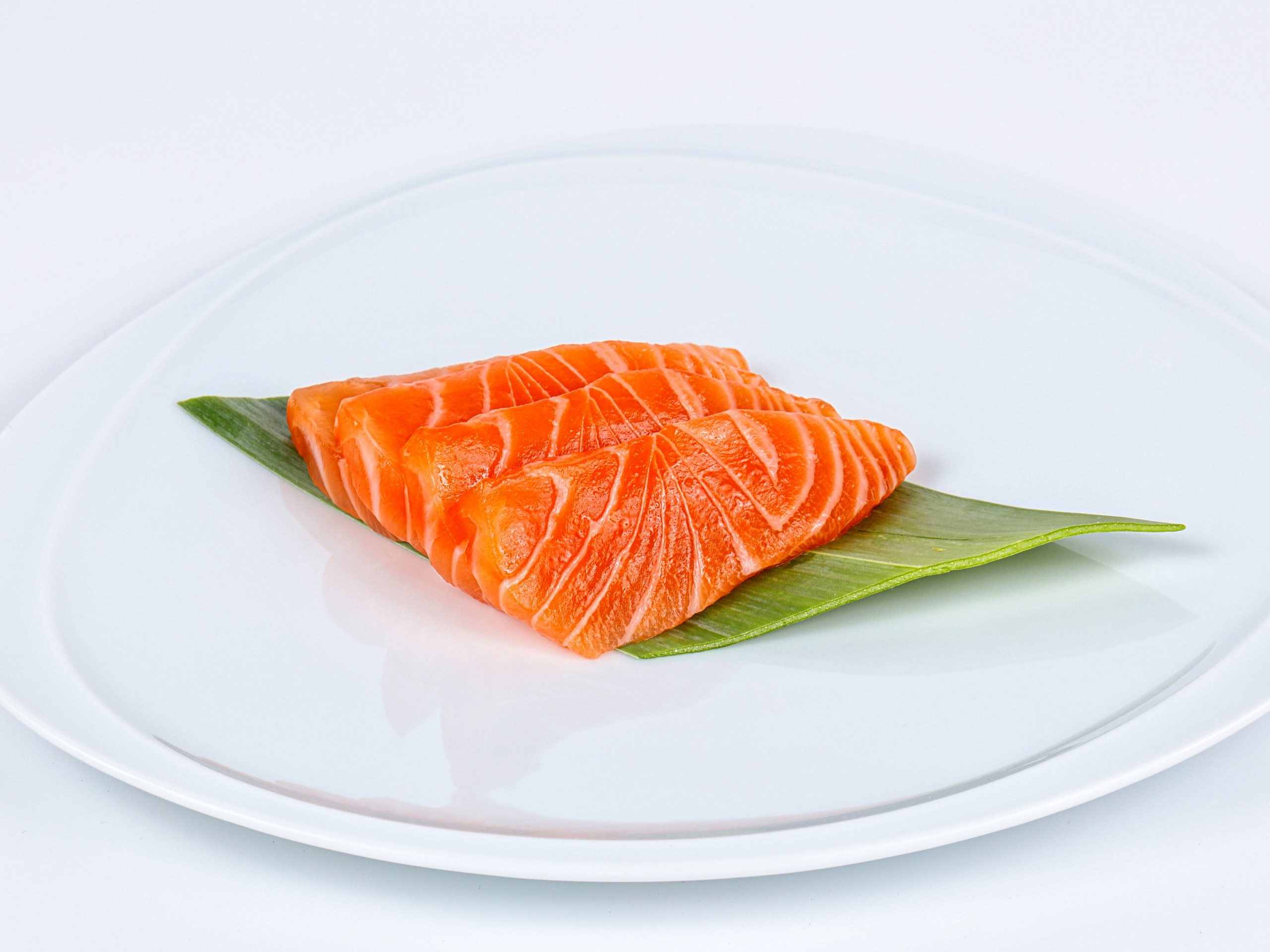 Фотосъемка суши и роллов. Заказ по тел.: +7 (906) 006-90-22. Фуд-фотограф Андрей Старостин — съемка еды в Москве. 9000 руб. в час