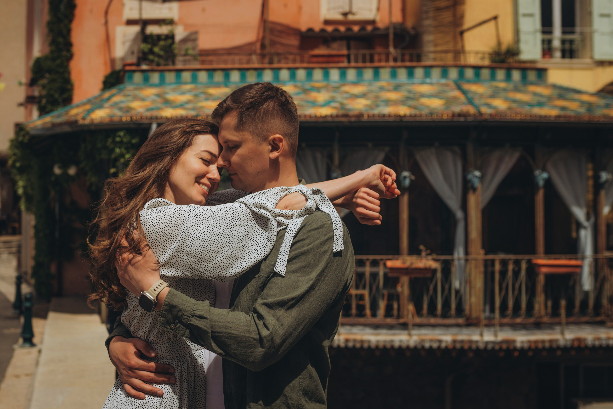 Séances photo dans les villages de Provence. Photographer in Provence Julia Lipiainen