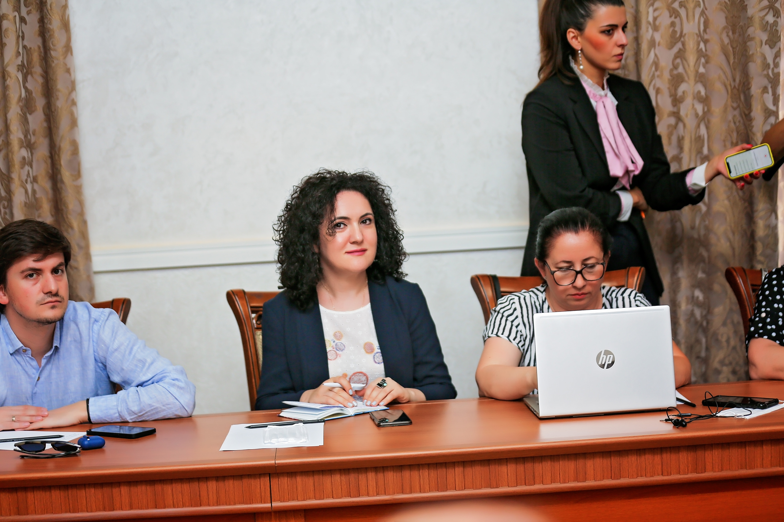 Пресс-конференция президента Абхазии. Свадебный и семейный фотограф в Абхазии Эля Цишба