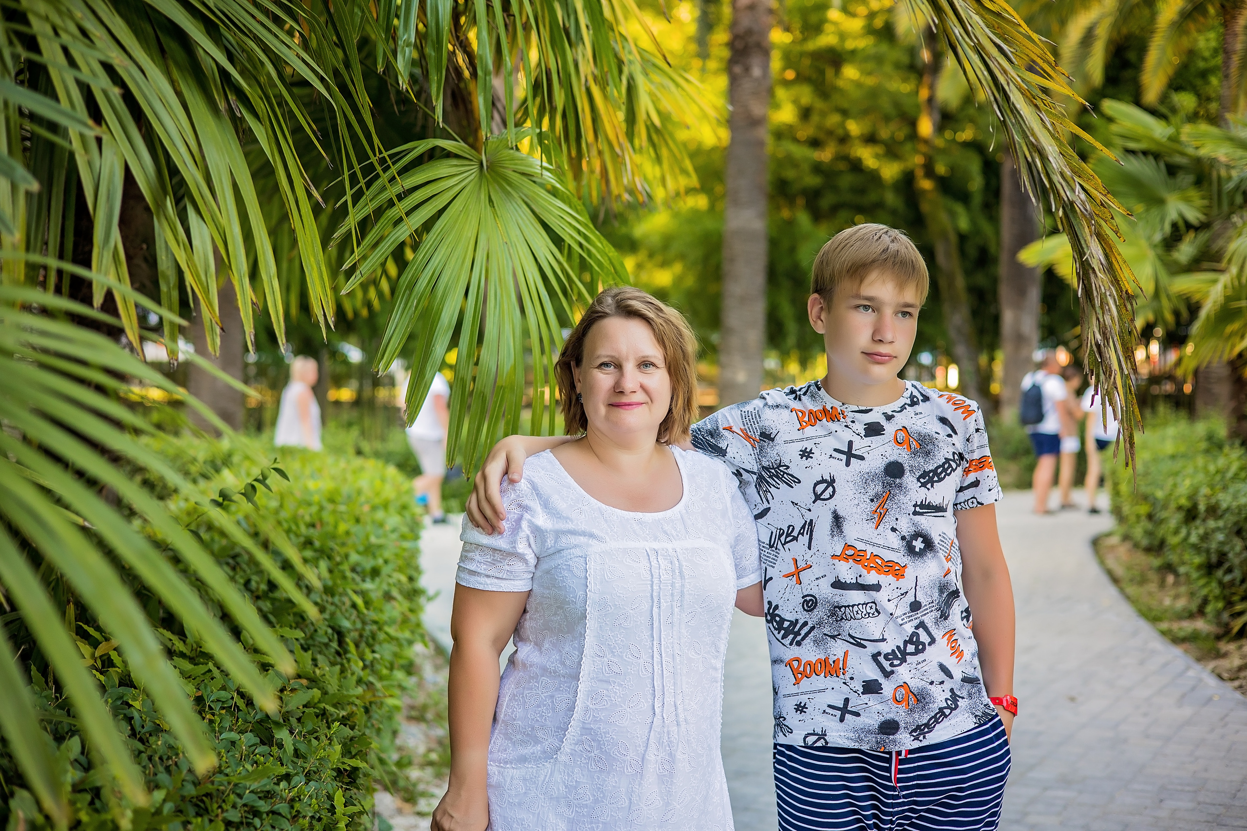 Фотопрогулка по старой Гагре. Свадебный и семейный фотограф в Абхазии Эля Цишба