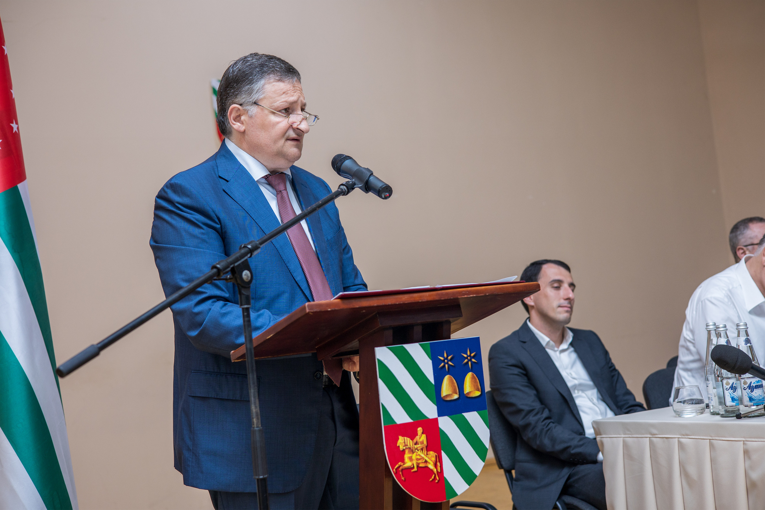 Мэр Сухума отчитался о положении дел…. Свадебный и семейный фотограф в Абхазии Эля Цишба