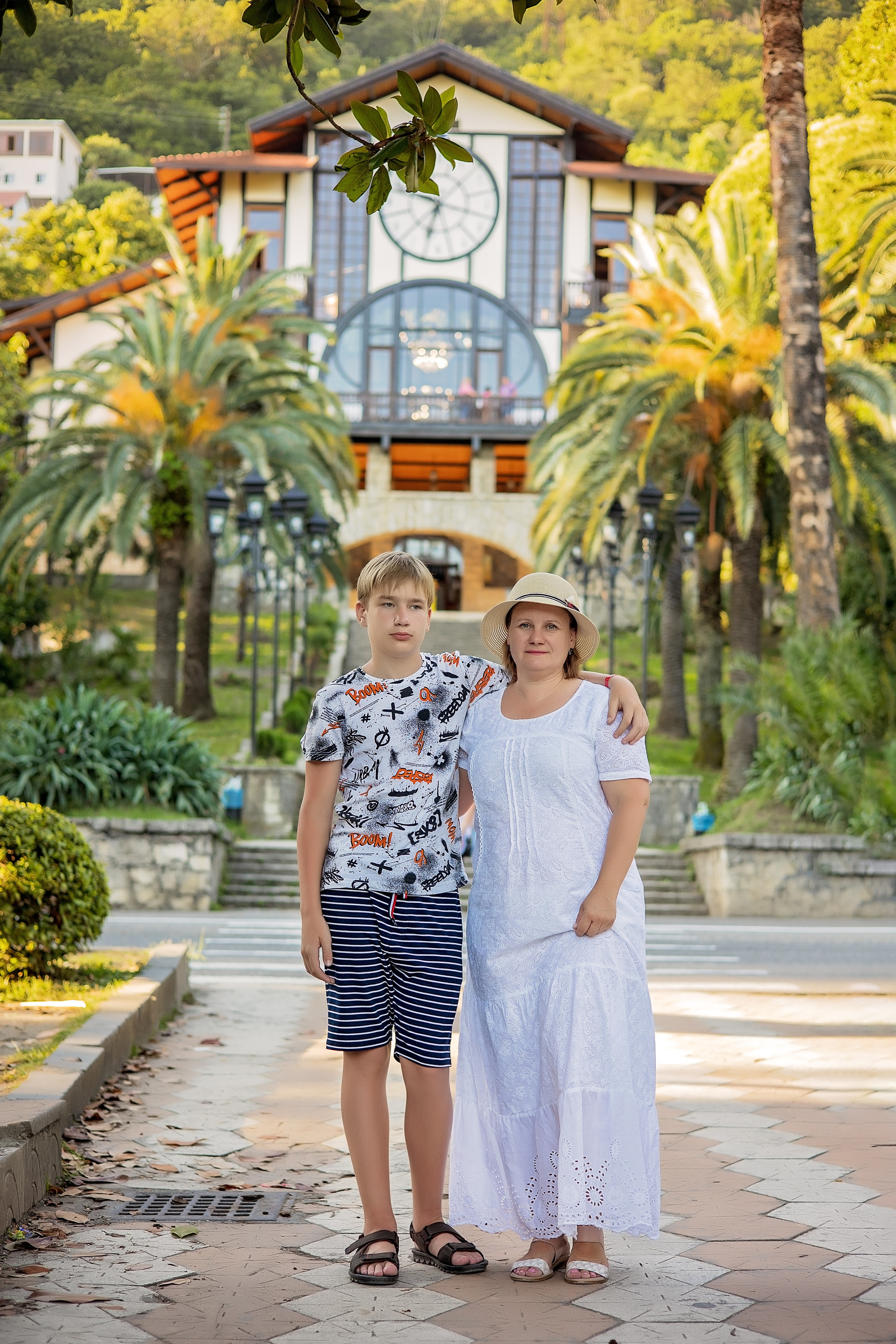 Фотопрогулка по старой Гагре. Свадебный и семейный фотограф в Абхазии Эля Цишба