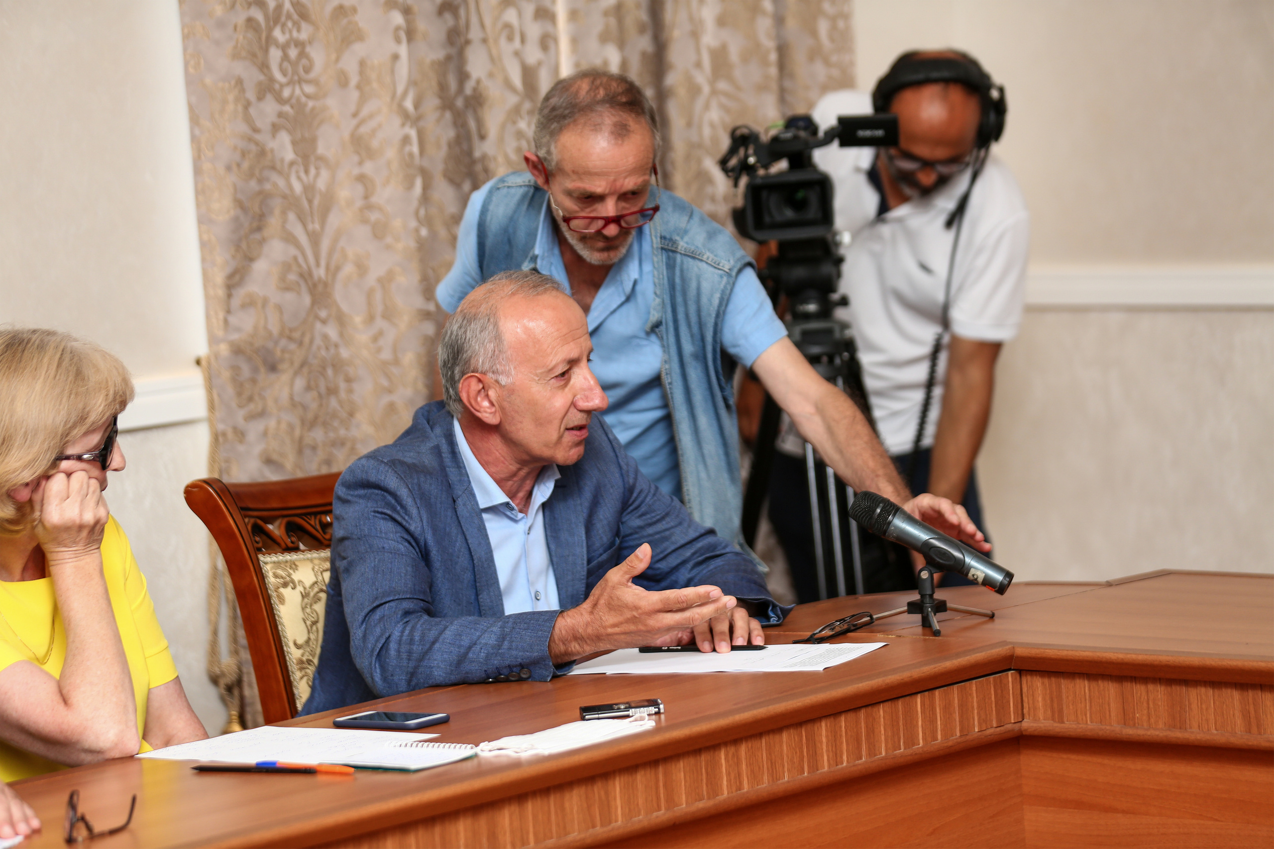 Пресс-конференция президента Абхазии. Свадебный и семейный фотограф в Абхазии Эля Цишба