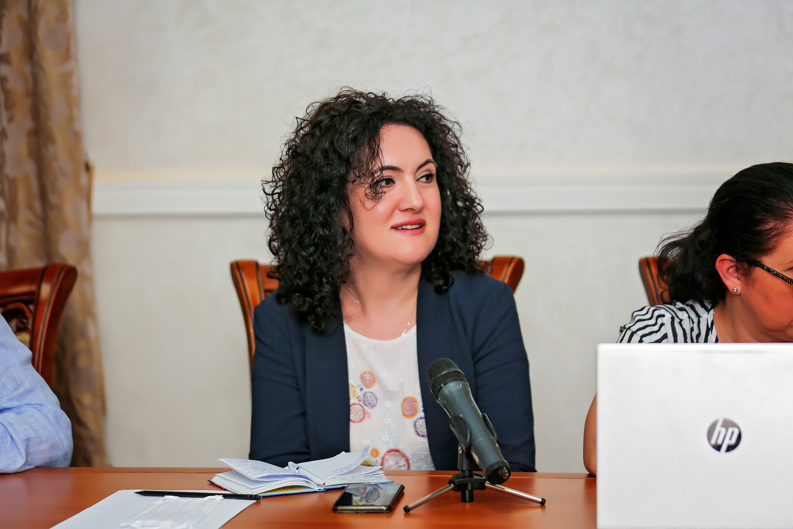 Пресс-конференция президента Абхазии. Свадебный и семейный фотограф в Абхазии Эля Цишба