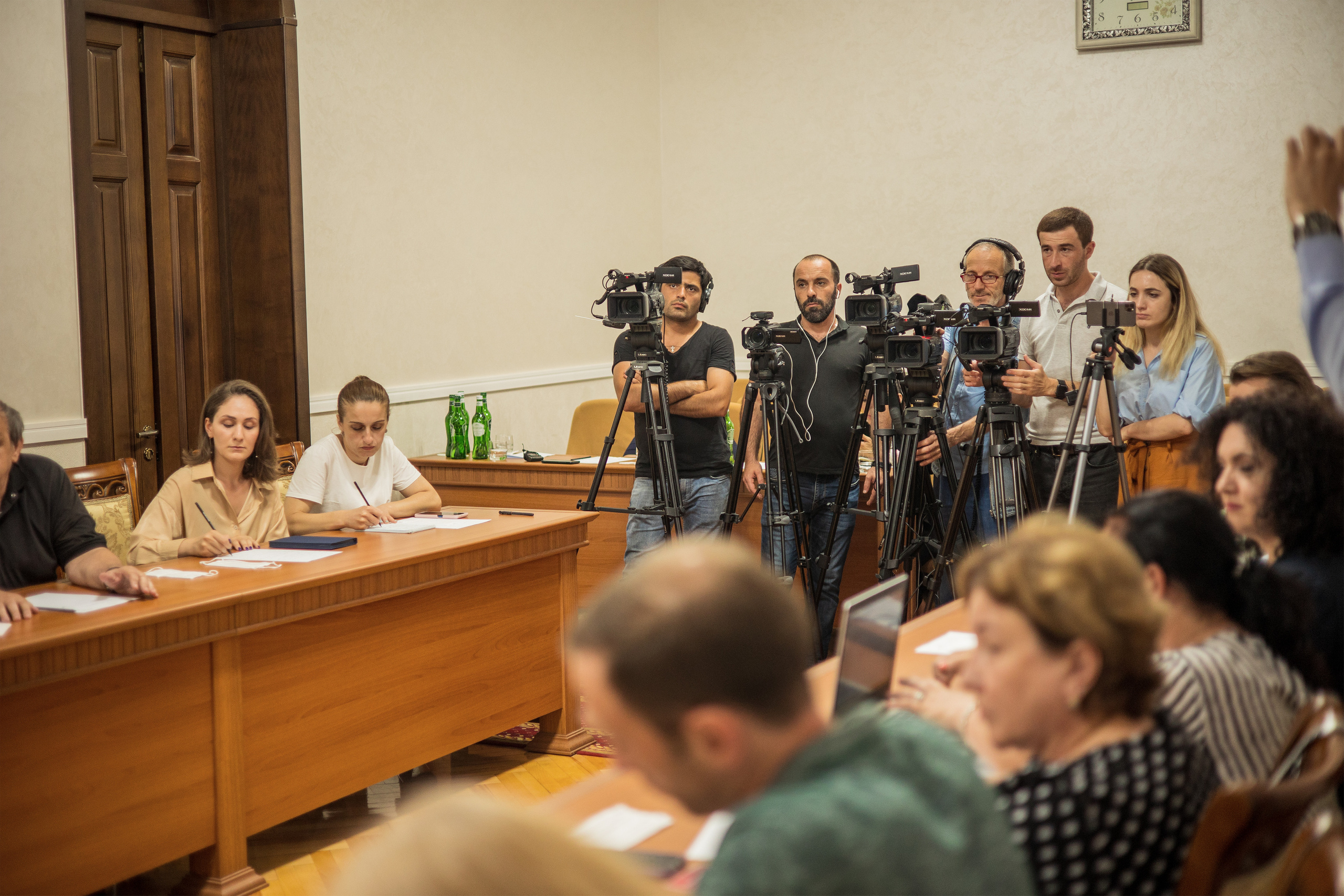 Пресс-конференция президента Абхазии. Свадебный и семейный фотограф в Абхазии Эля Цишба