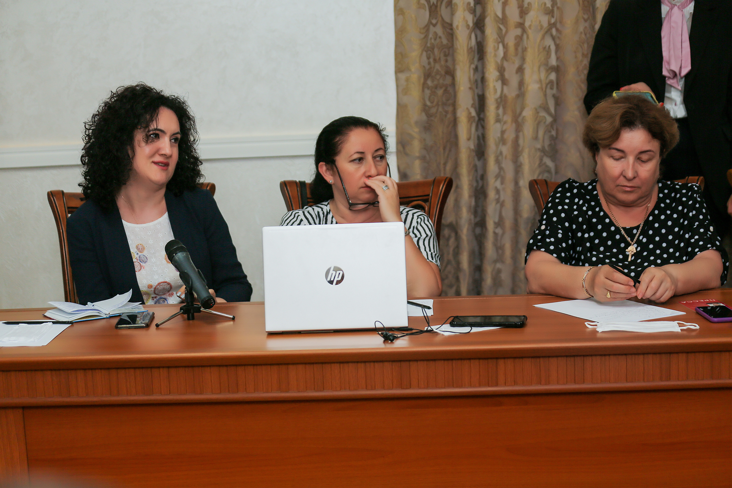 Пресс-конференция президента Абхазии. Свадебный и семейный фотограф в Абхазии Эля Цишба