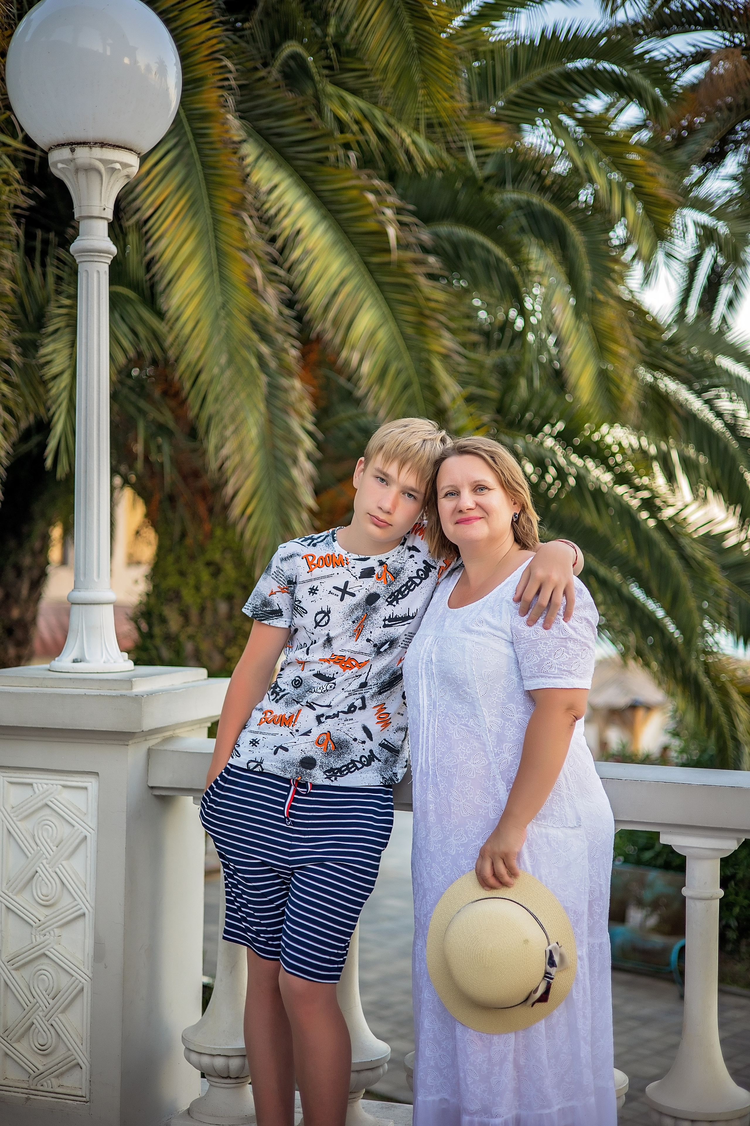 Фотопрогулка по старой Гагре. Свадебный и семейный фотограф в Абхазии Эля Цишба