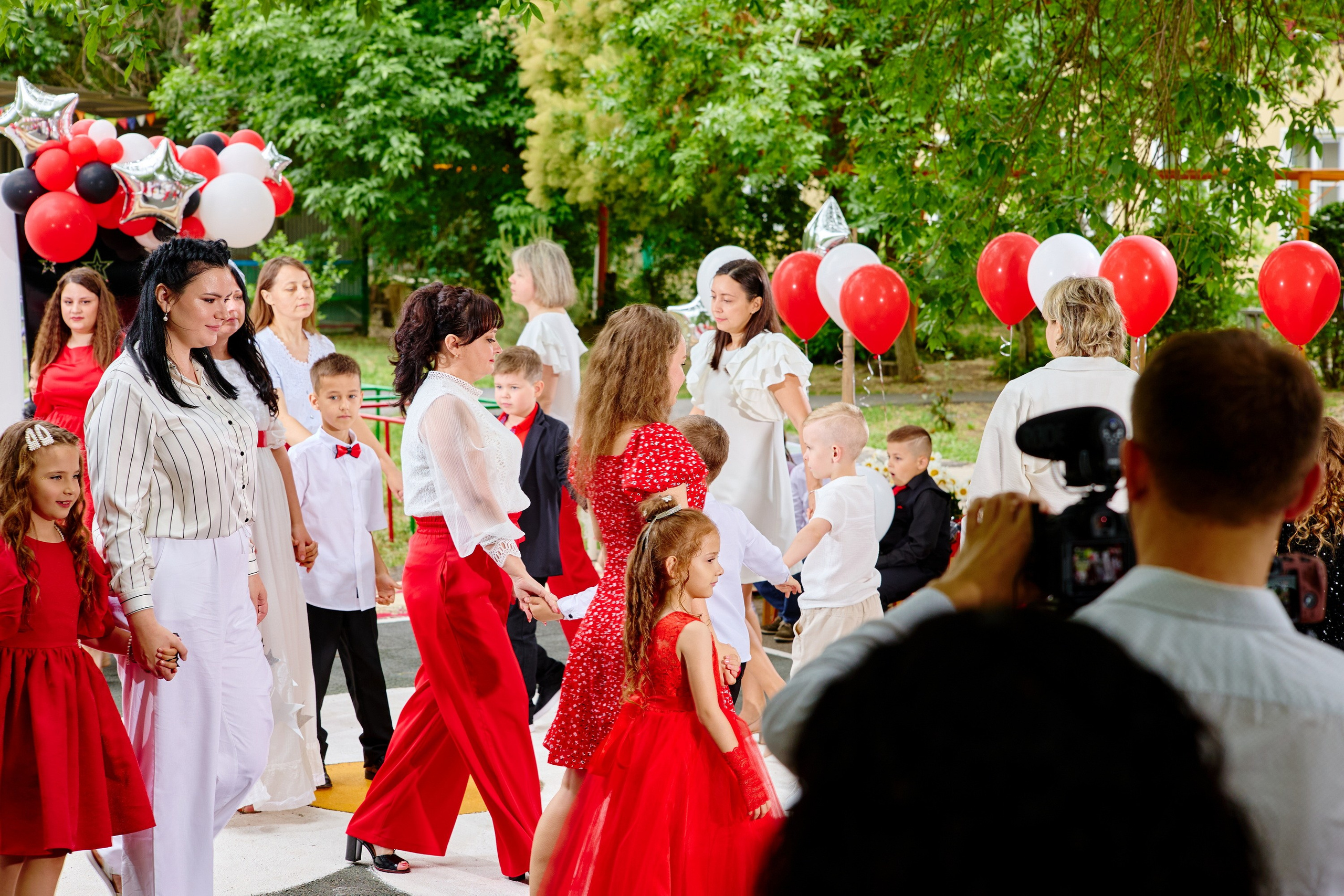 Выпускной 45 сад. Фотограф Выпускные альбомы Таганрог Сергей Коробченко