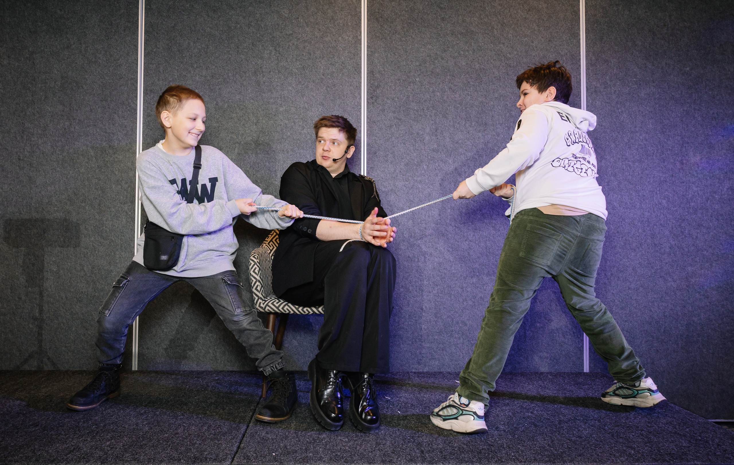 Москва. Фокусник Константин Загузин. 22.03.26. Валерия, репортажный фотограф в г. Москва и г. Владикавказ