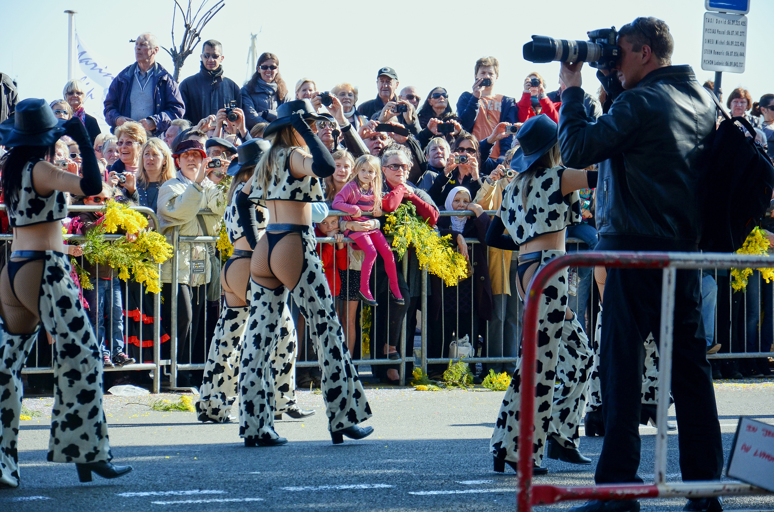 STREET PHOTO. Семейный фотограф. Путешествующий фотограф в Екатеринбурге Евгений Вор