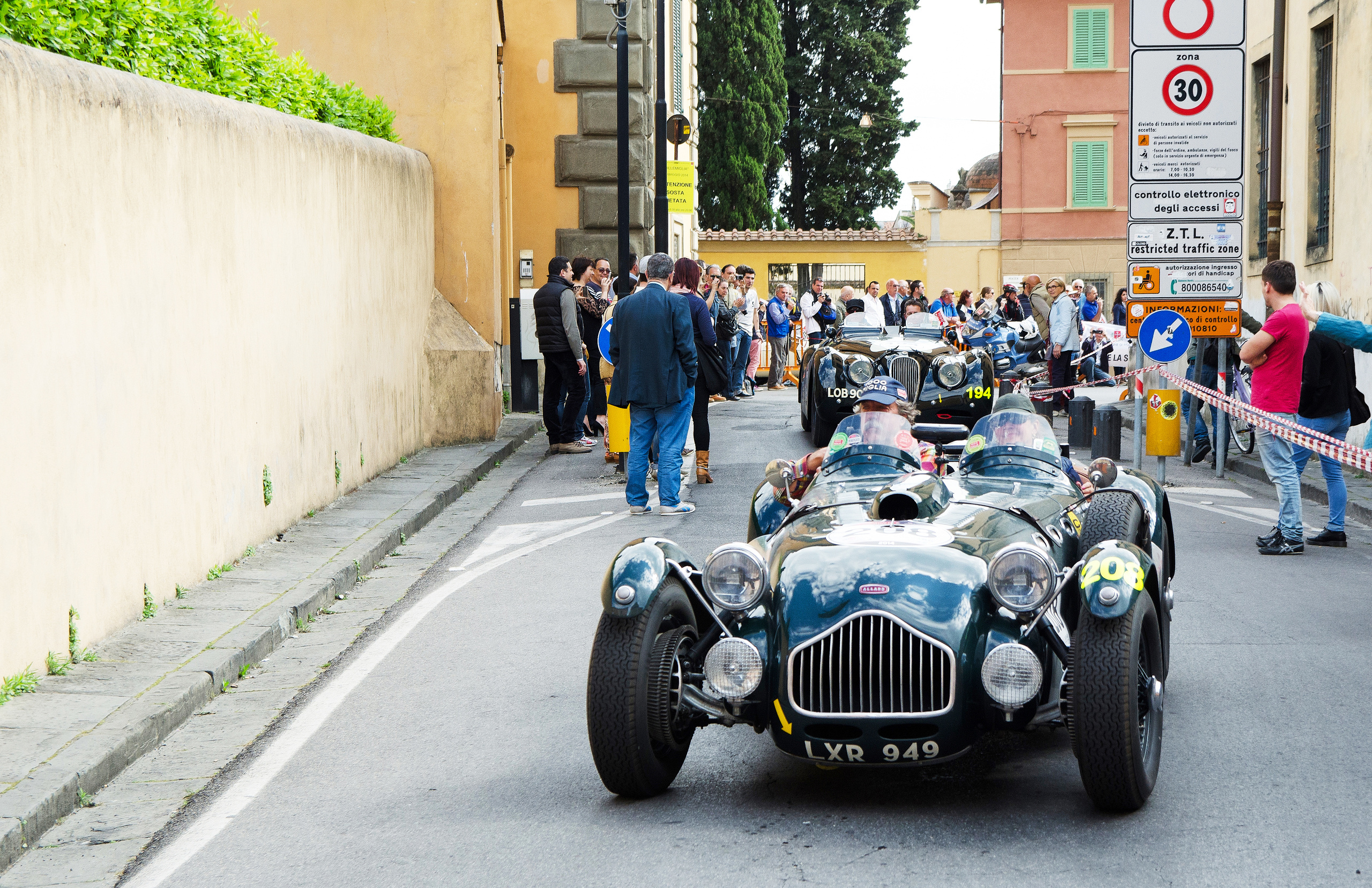 STREET PHOTO. Семейный фотограф. Путешествующий фотограф в Екатеринбурге Евгений Вор