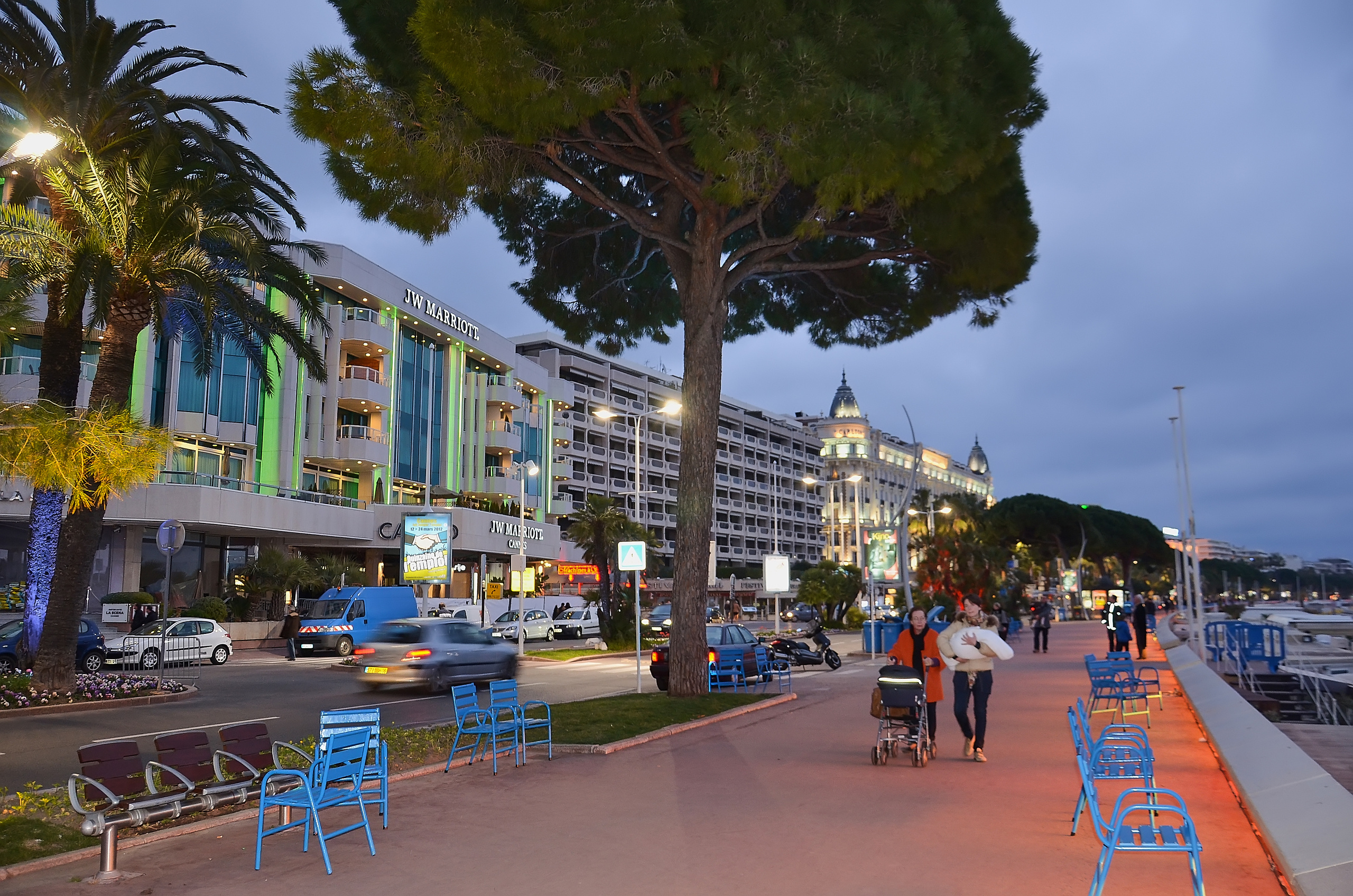STREET PHOTO. Семейный фотограф. Путешествующий фотограф в Екатеринбурге Евгений Вор