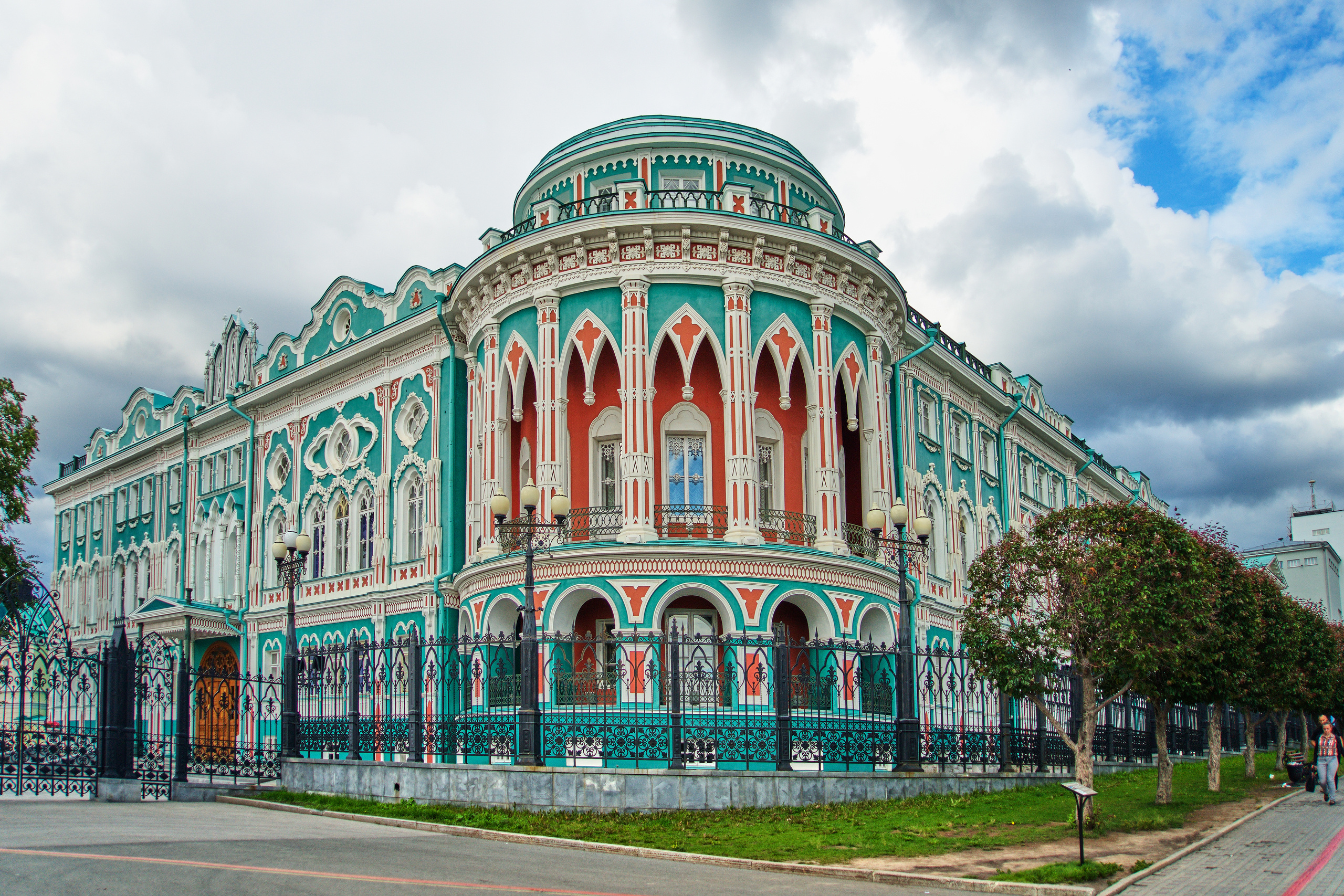 STREET PHOTO. Семейный фотограф. Путешествующий фотограф в Екатеринбурге Евгений Вор