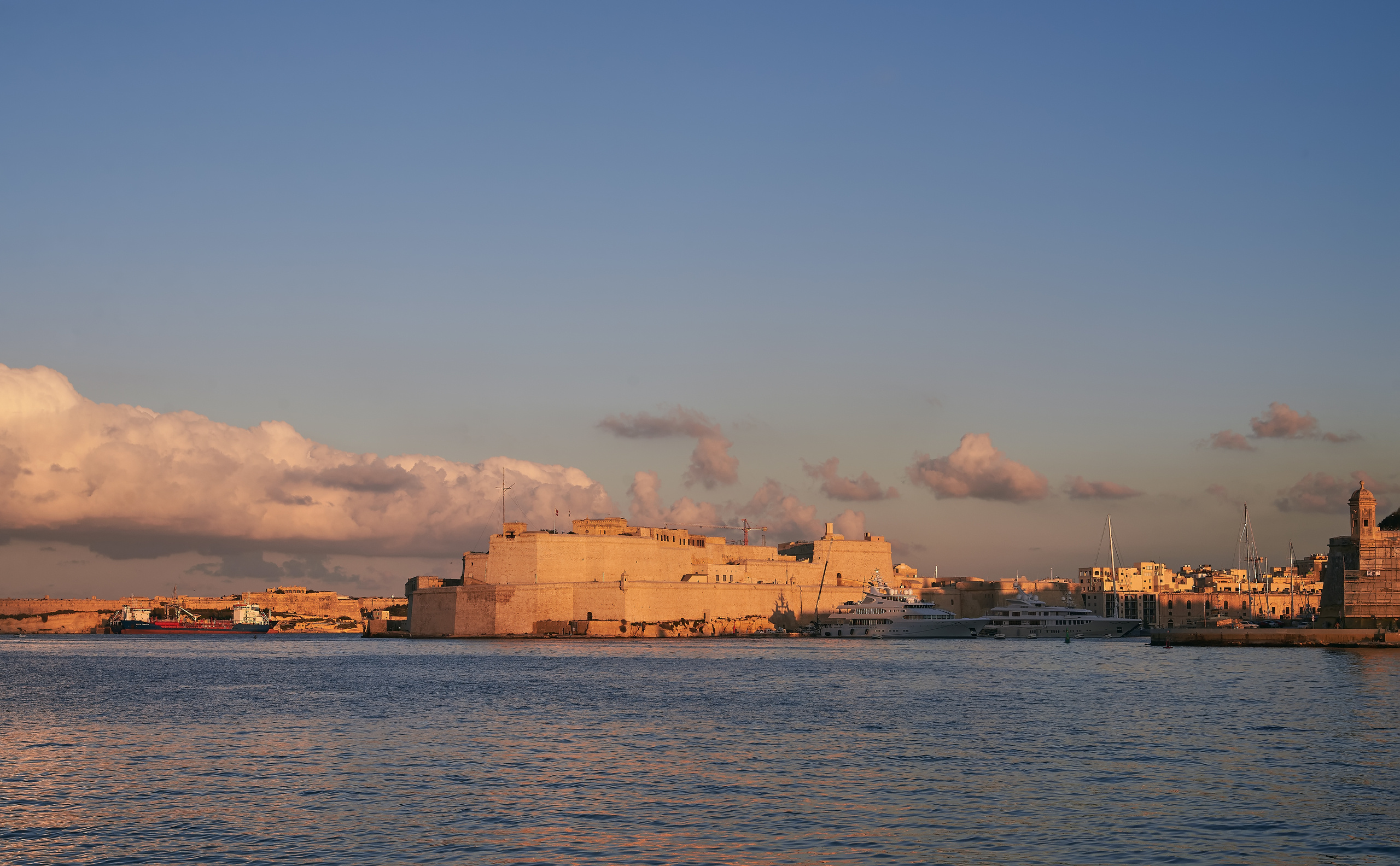 ДОСТОПРИМЕЧАТЕЛЬНОСТИ. ПУТЕШЕСТВИЯ. Семейный фотограф. Путешествующий фотограф в Екатеринбурге Евгений Вор
