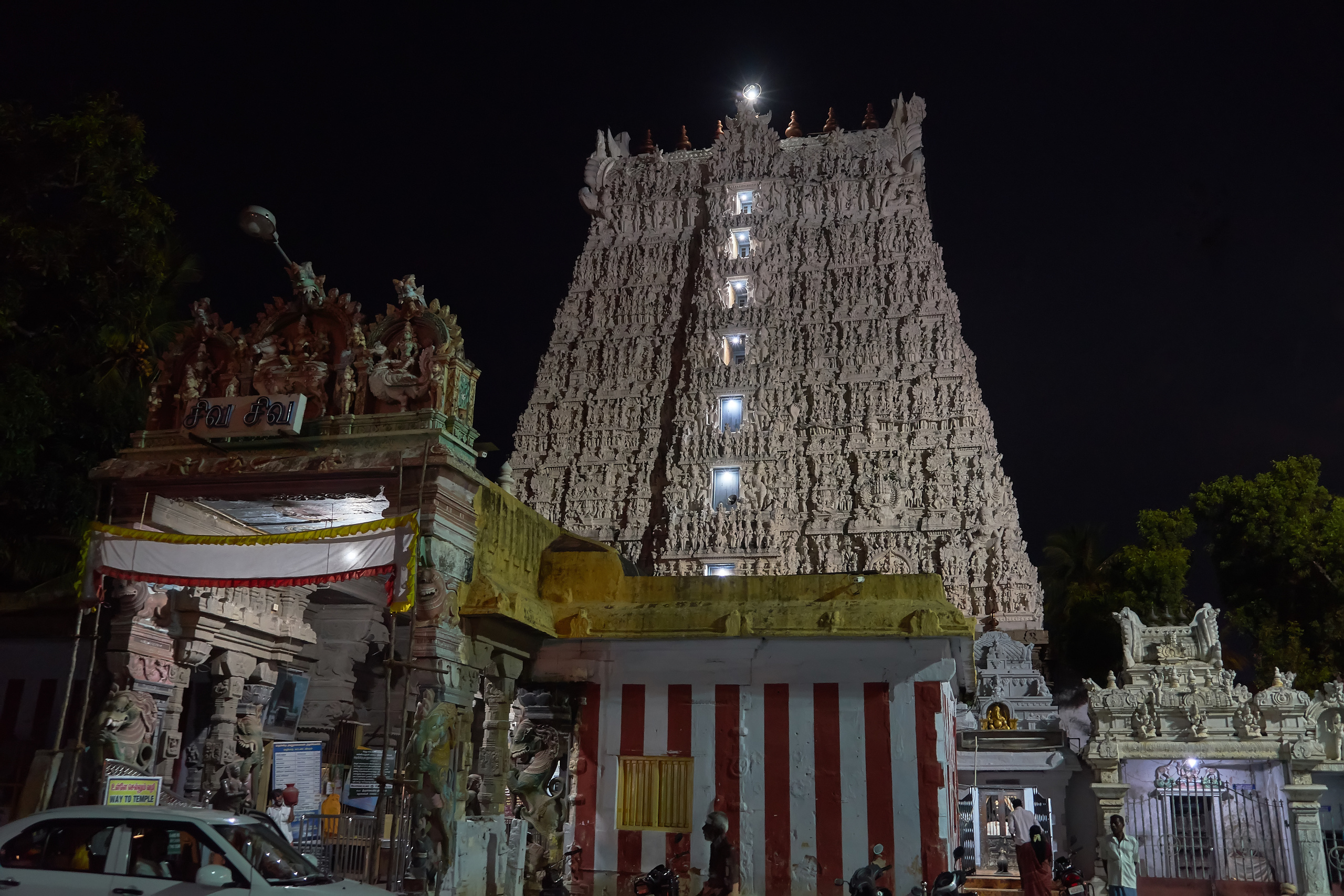 ГОРОДА МИРА. Семейный фотограф. Путешествующий фотограф в Екатеринбурге Евгений Вор