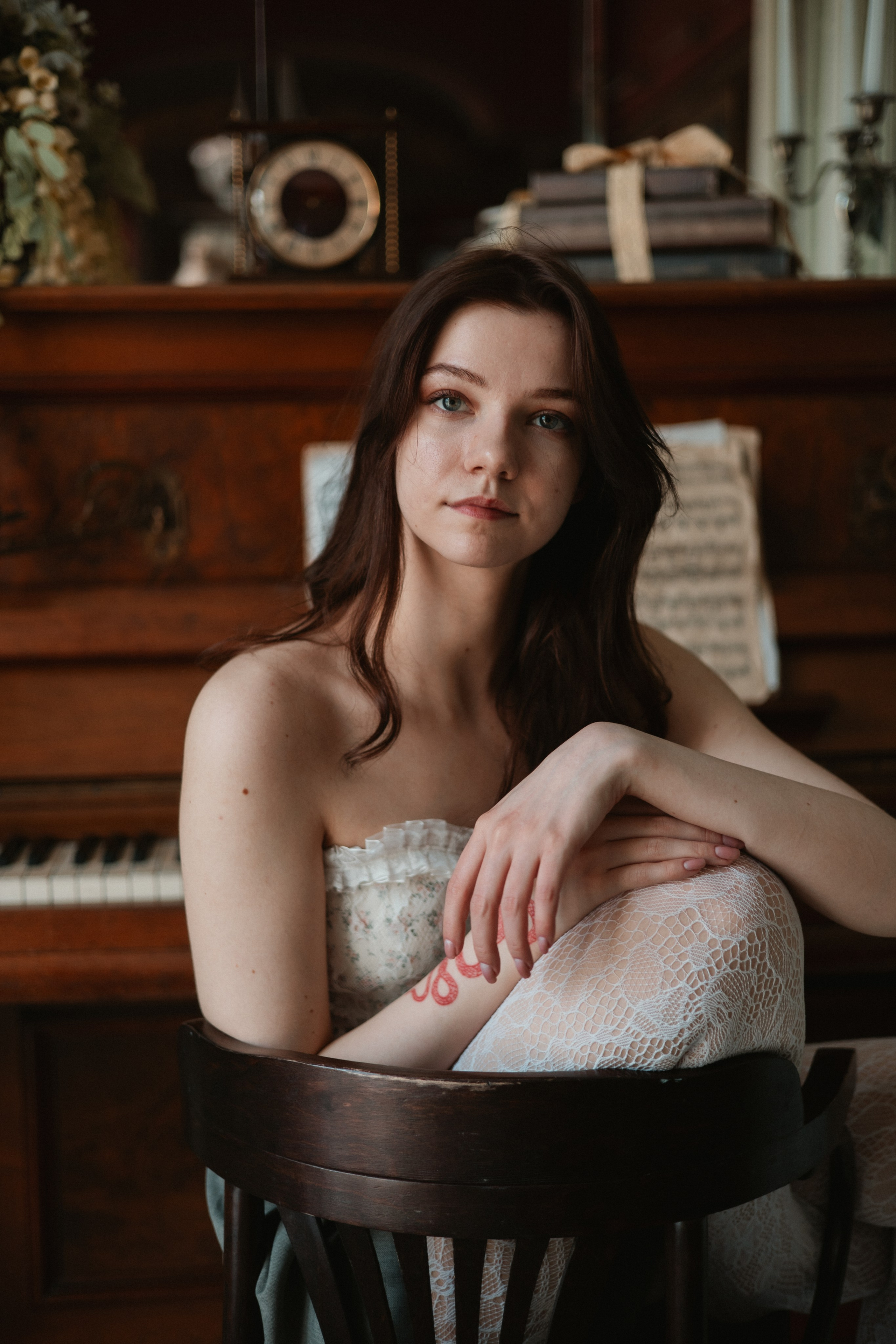 Лолита. Фотограф Julia Milton | Портреты, съемки для маркетплейсов, лавстори, съёмка беременности в Санкт-Петербурге. Обучение фотографии в Спб очно