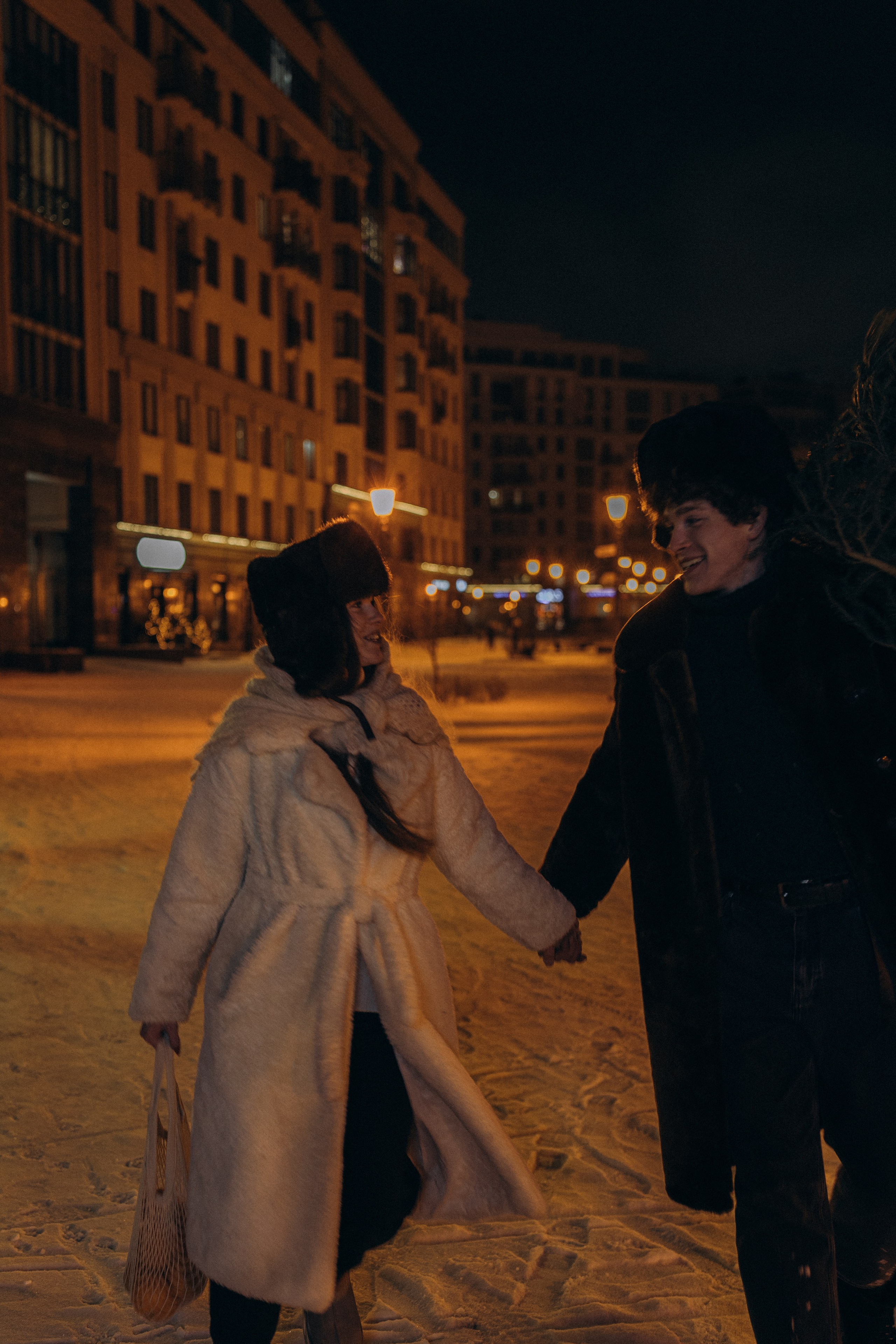 НОВОГОДНЯЯ ПРОГУЛКА ПАРЫ ПО ЧЕРНЫШЕВСКОЙ ПЕРЕД НОВЫМ ГОДОМ. Профессиональный фотограф, Санкт-Петербург — Виктория Богомолова