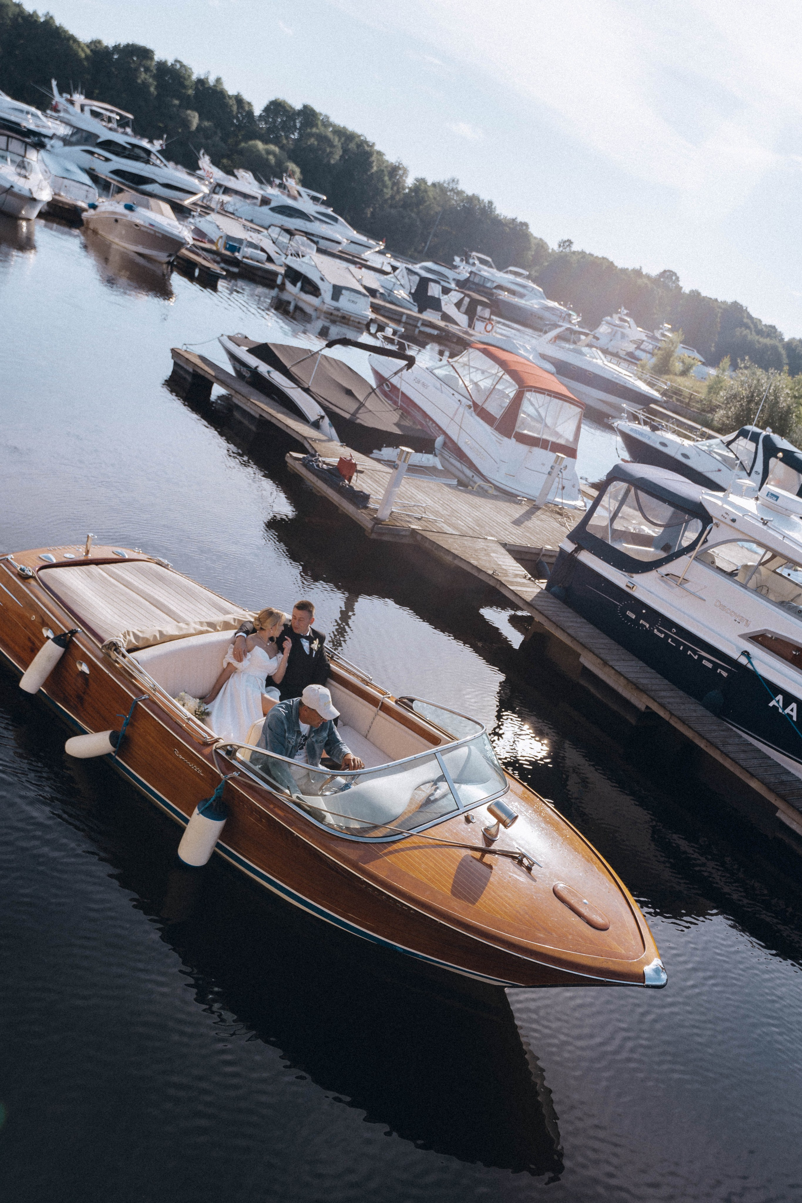 СВАДЕНБНАЯ СЬЕМКА НА КАТЕРЕ ПО КАНАЛАМ САНКТ-ПЕТЕРБУРГА И В АКВАТОРИИ НЕВЫ. Профессиональный фотограф, Санкт-Петербург — Виктория Богомолова
