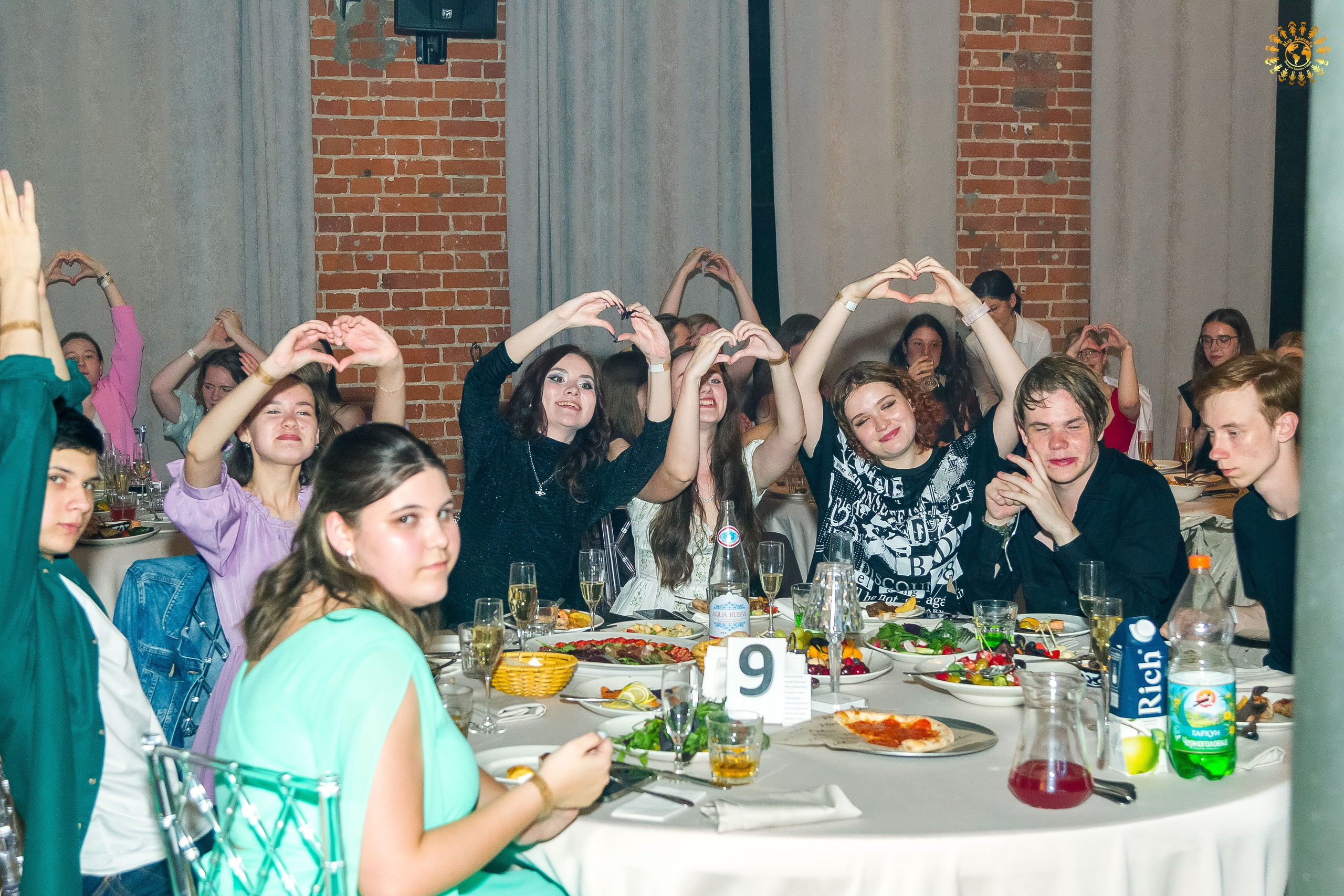 Выпускной 2023 (11-е классы) клуб «Джаггер», Москва. Репортажная съемка в Москве и области. Анималистика