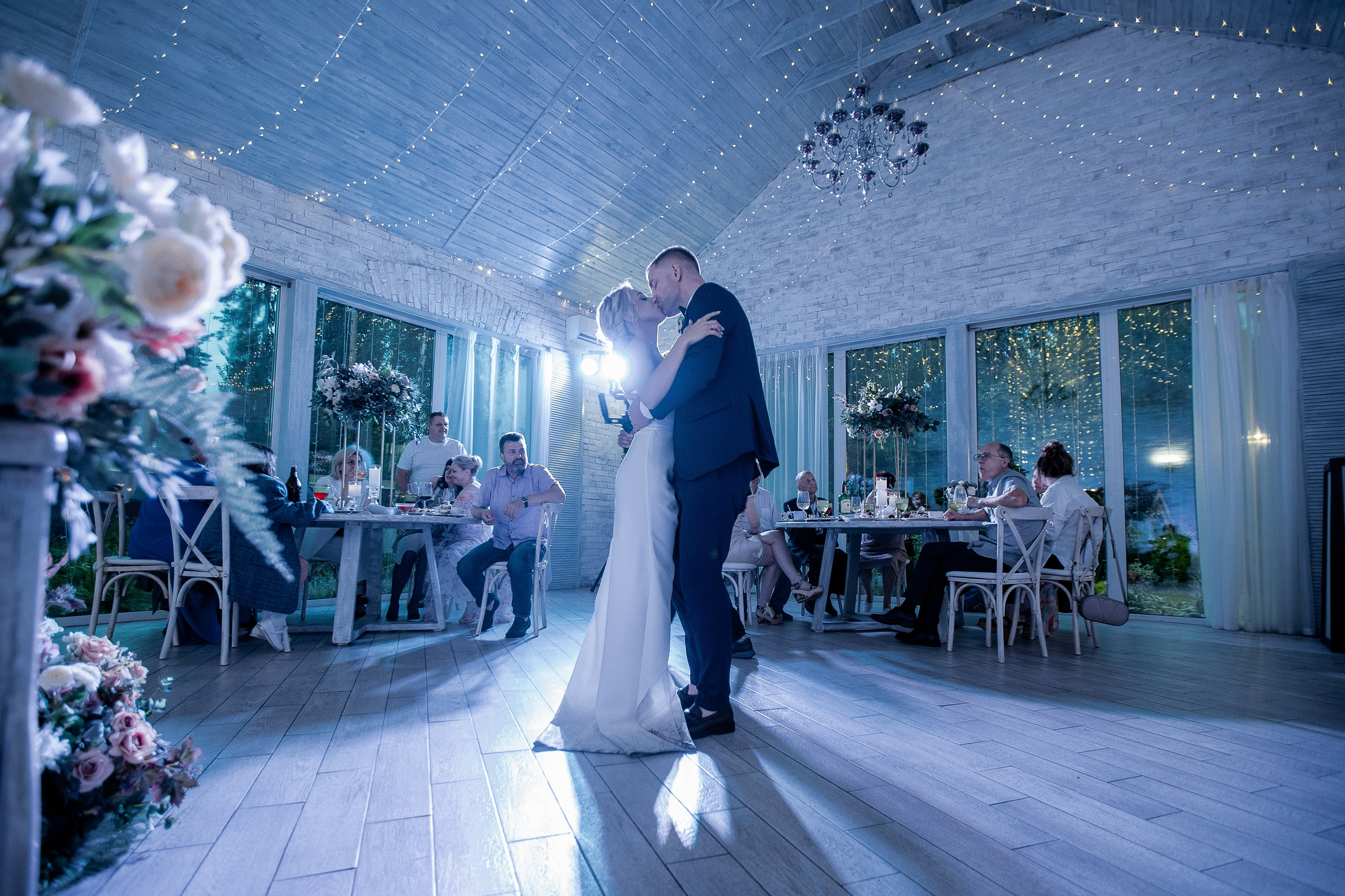 Один зонт, два сердца. Свадебный фотограф — Ефимов Сергей