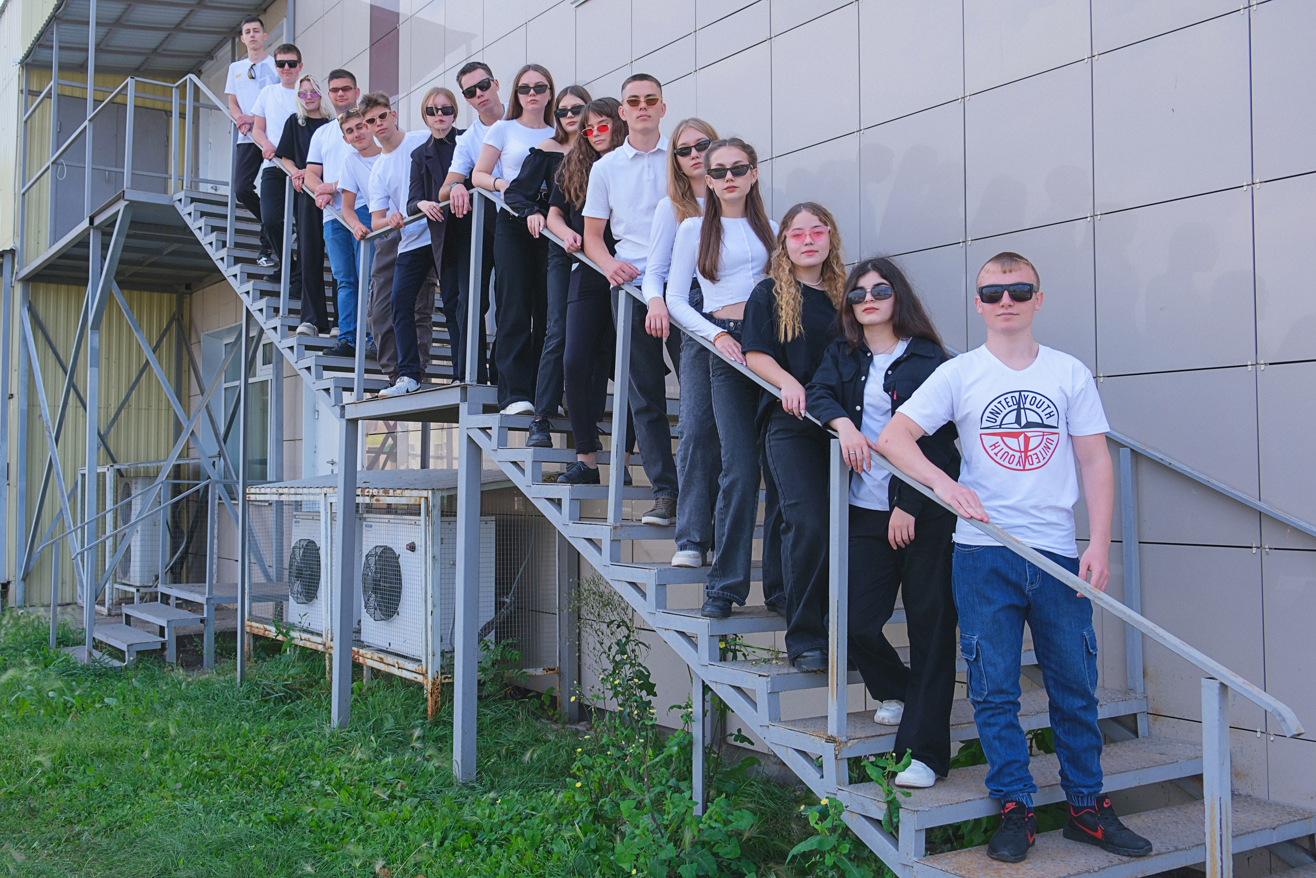 Выпускной альбом 2024. Фотограф и видеограф в Омск/Москва Сащенко Лера