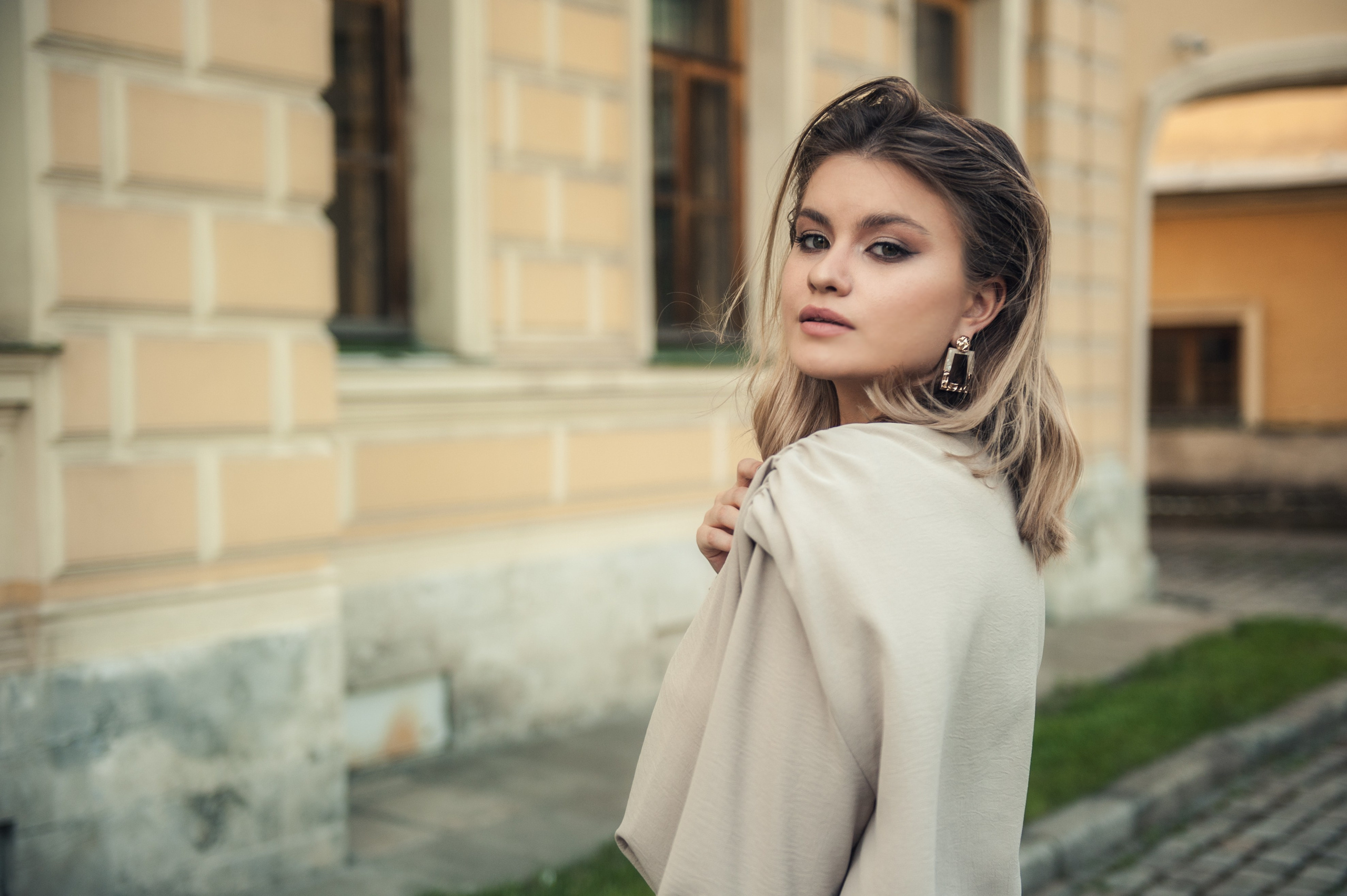 Вероника, библиотека. Бренд-фотограф для экспертов и блогеров в Москве Влада Горбовская